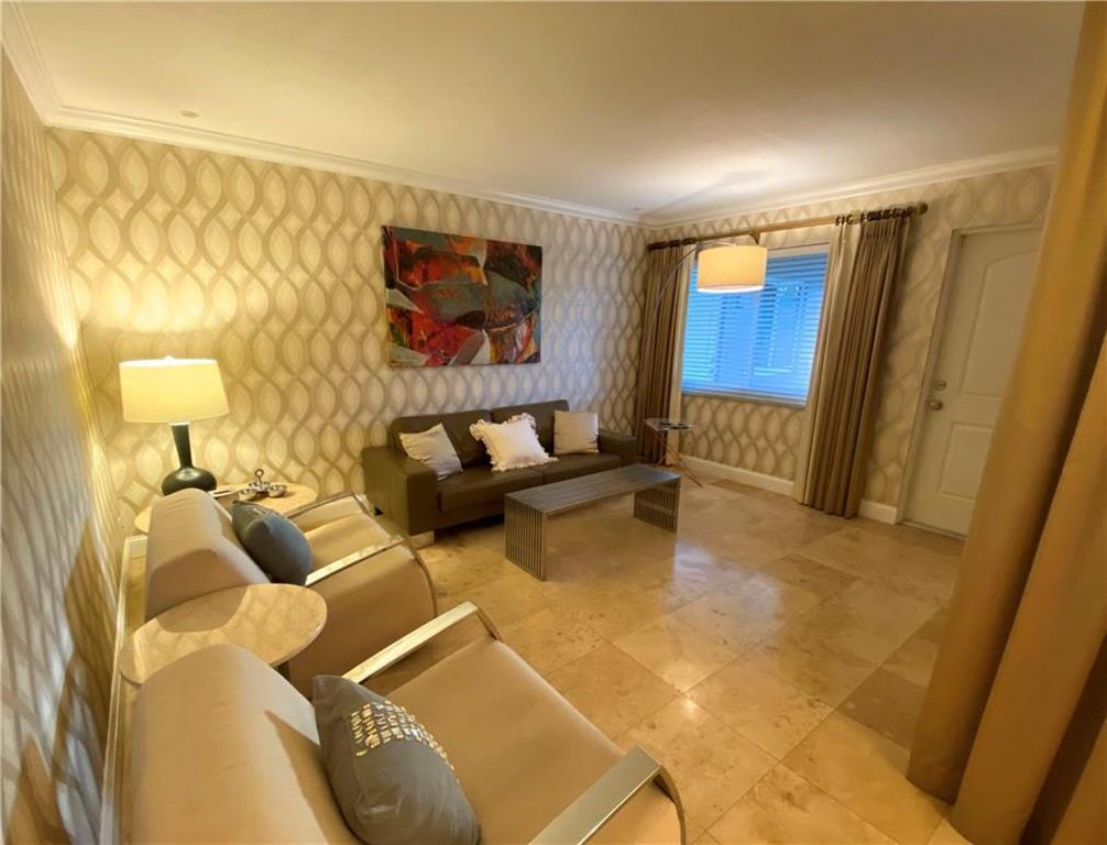 600 NE 7TH #14, Fort Lauderdale FL 33304