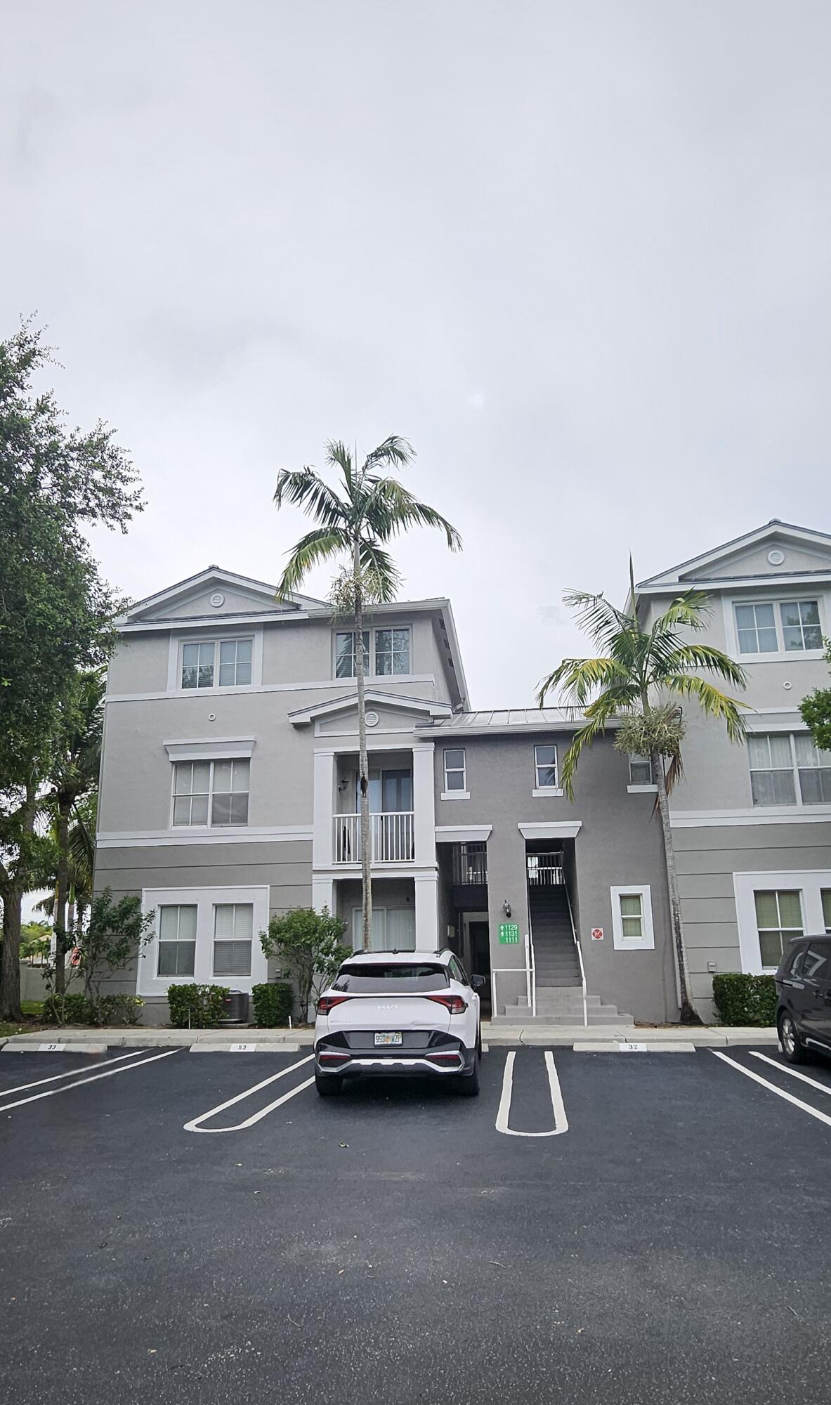 1110 E Shoma #423, Royal Palm Beach FL 33414