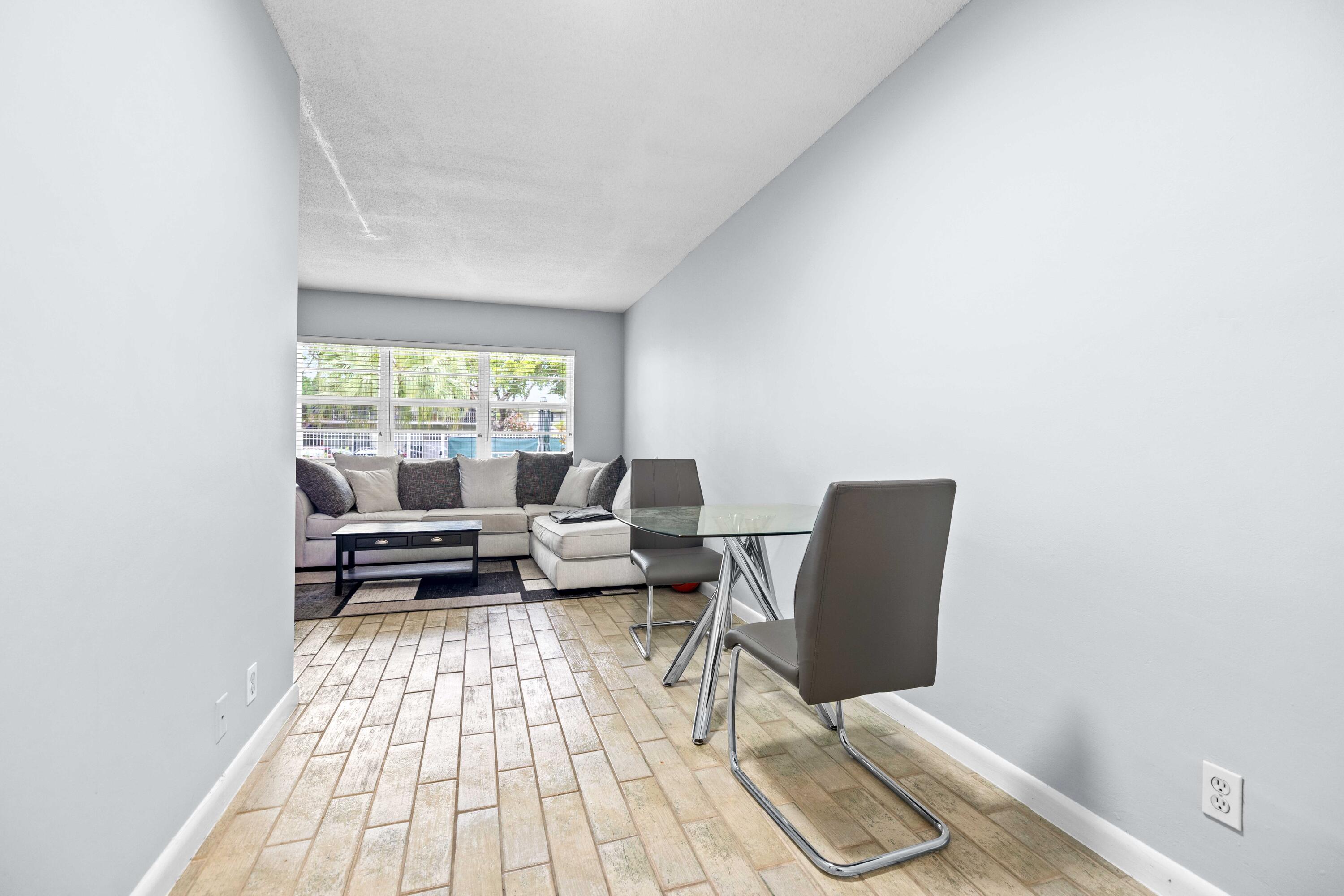 1900 NE 8TH #104, Fort Lauderdale FL 33304