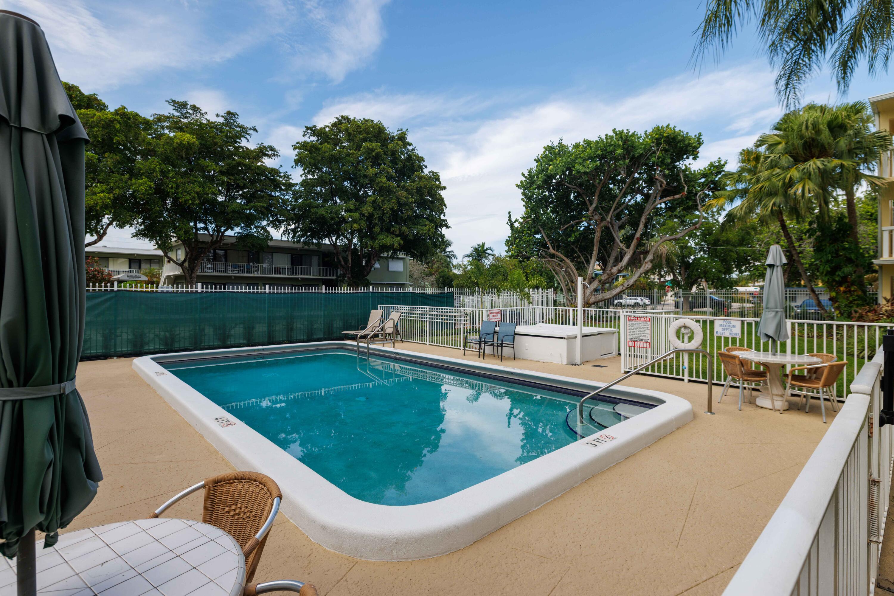 1900 NE 8TH #104, Fort Lauderdale FL 33304