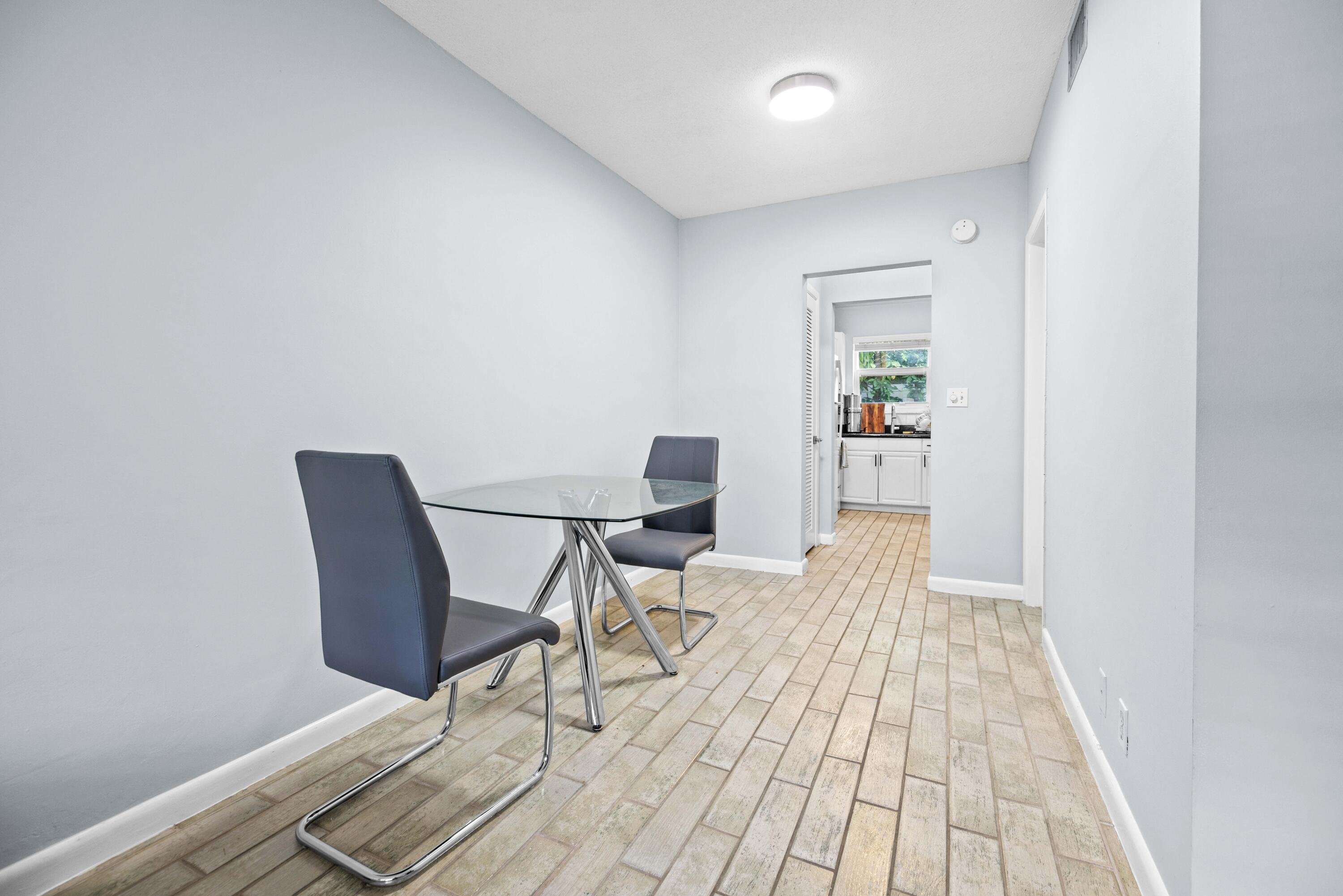 1900 NE 8TH #104, Fort Lauderdale FL 33304