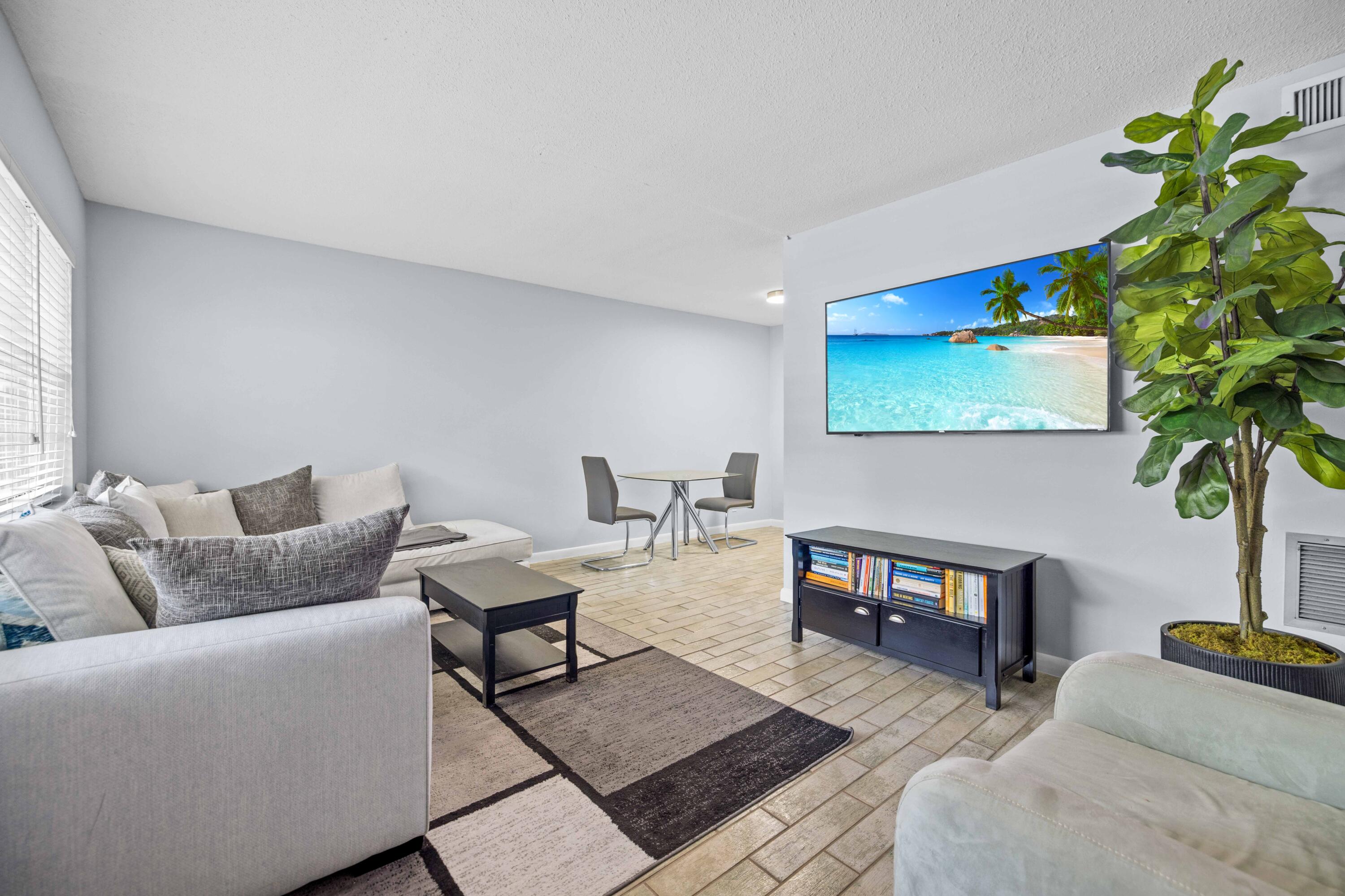 1900 NE 8TH #104, Fort Lauderdale FL 33304