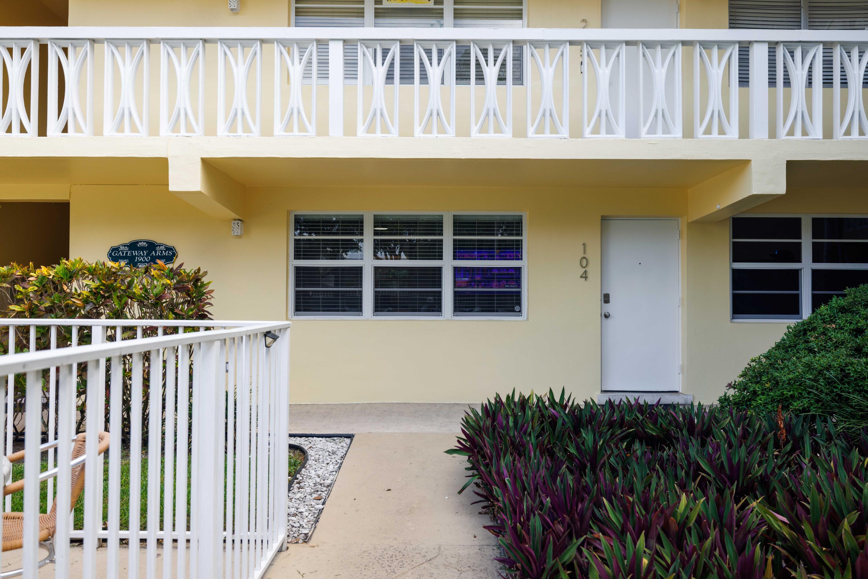 1900 NE 8TH #104, Fort Lauderdale FL 33304
