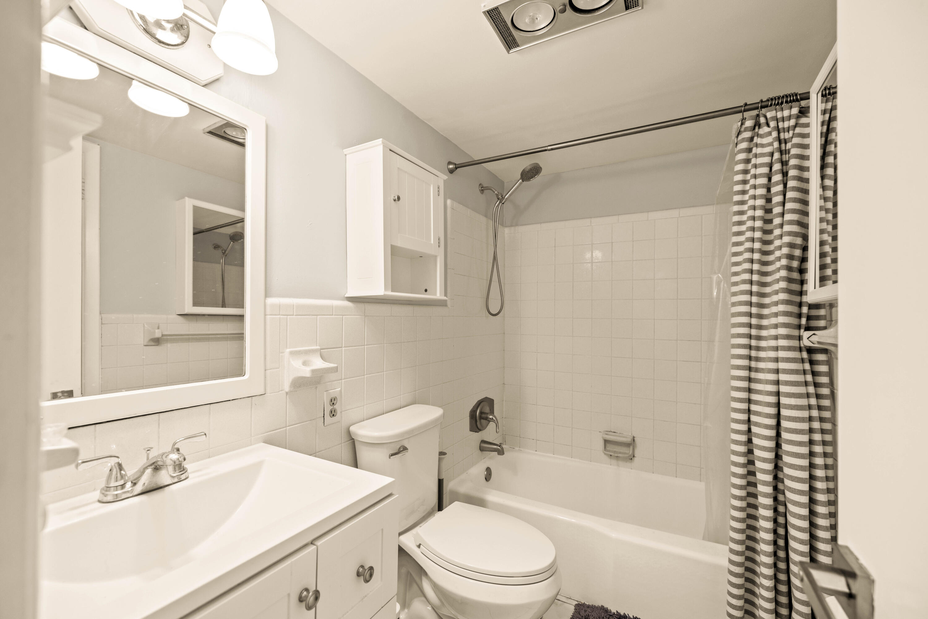 1900 NE 8TH #104, Fort Lauderdale FL 33304