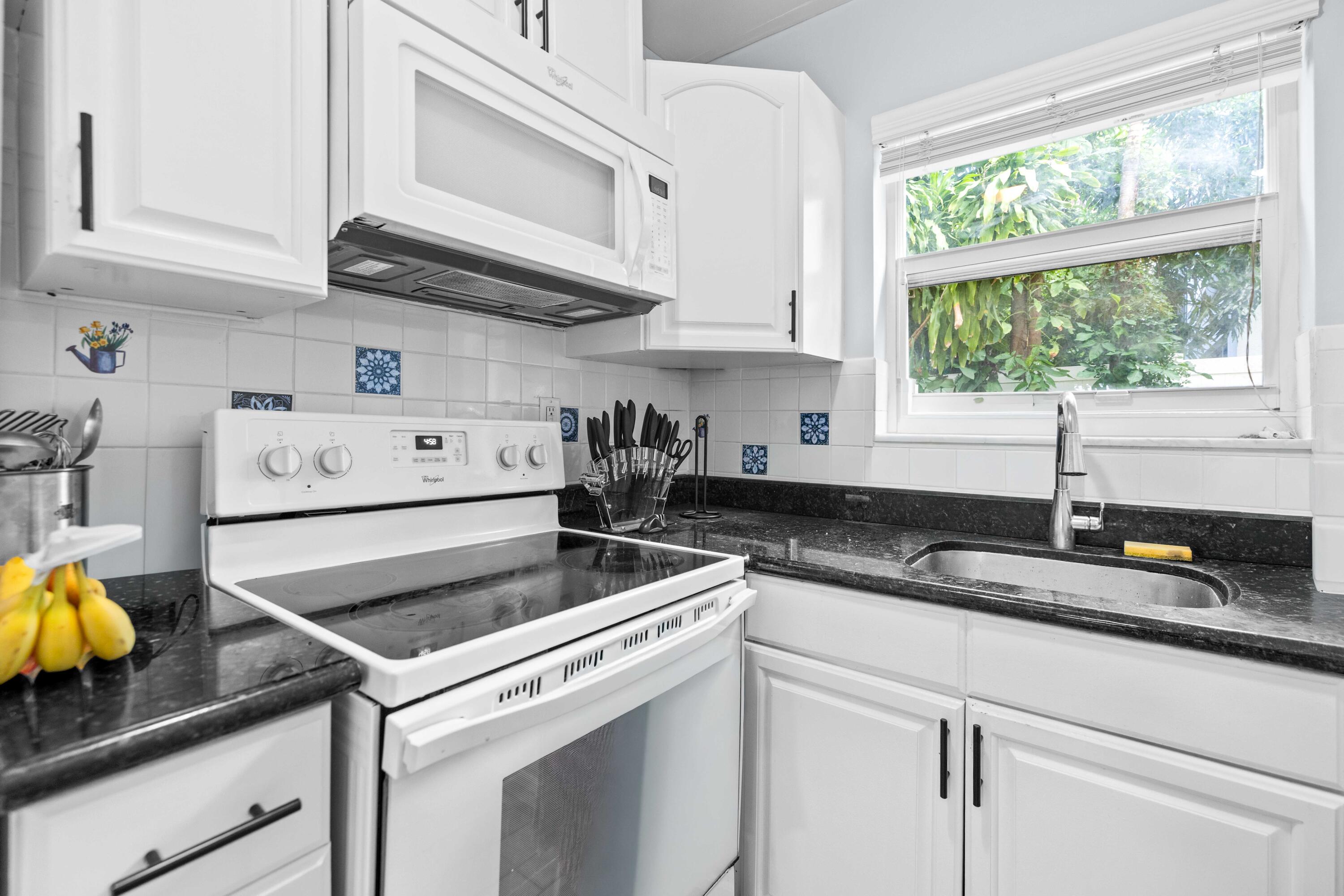 1900 NE 8TH #104, Fort Lauderdale FL 33304