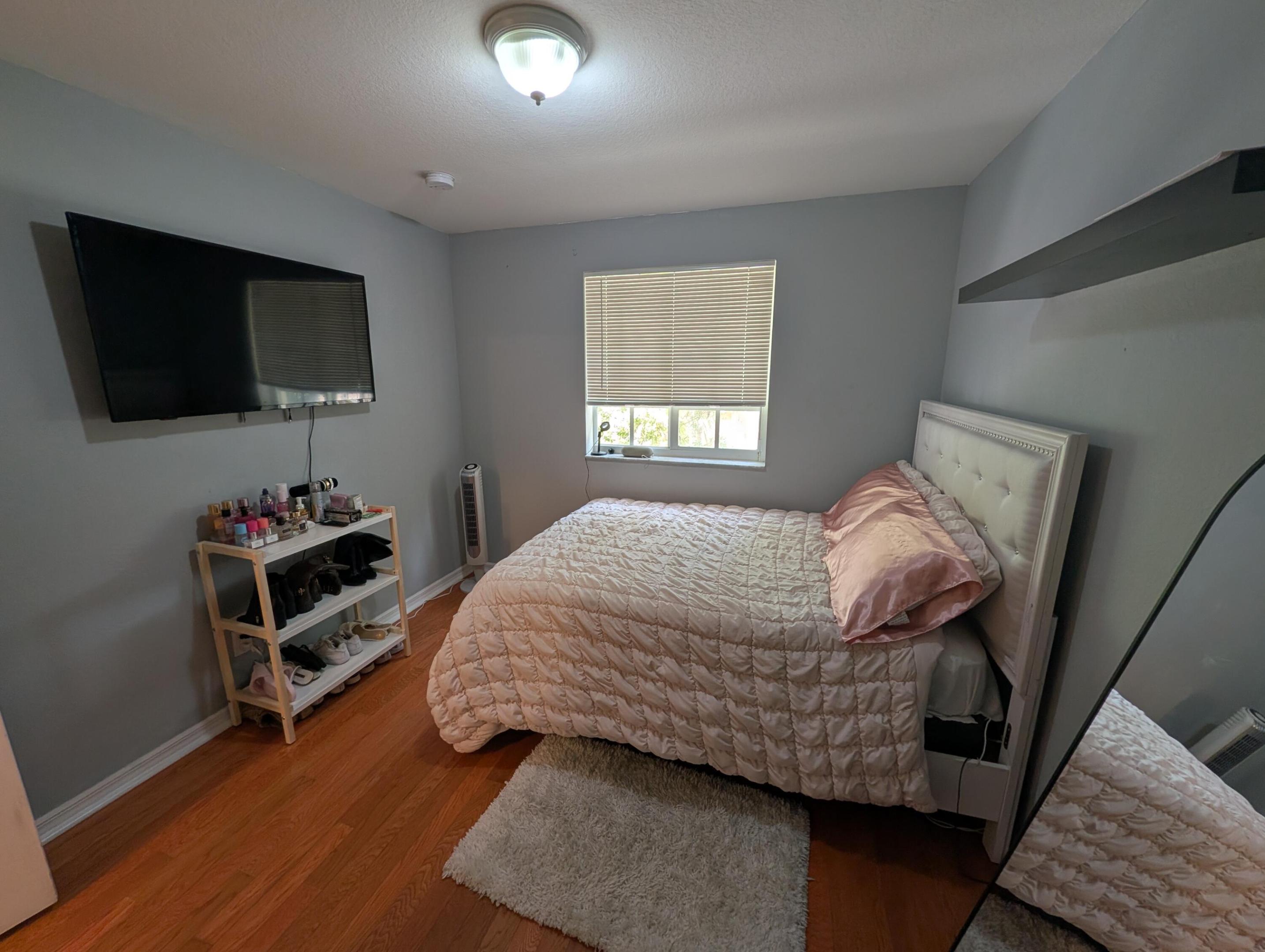 238 SE 2ND, Hallandale Beach FL 33009