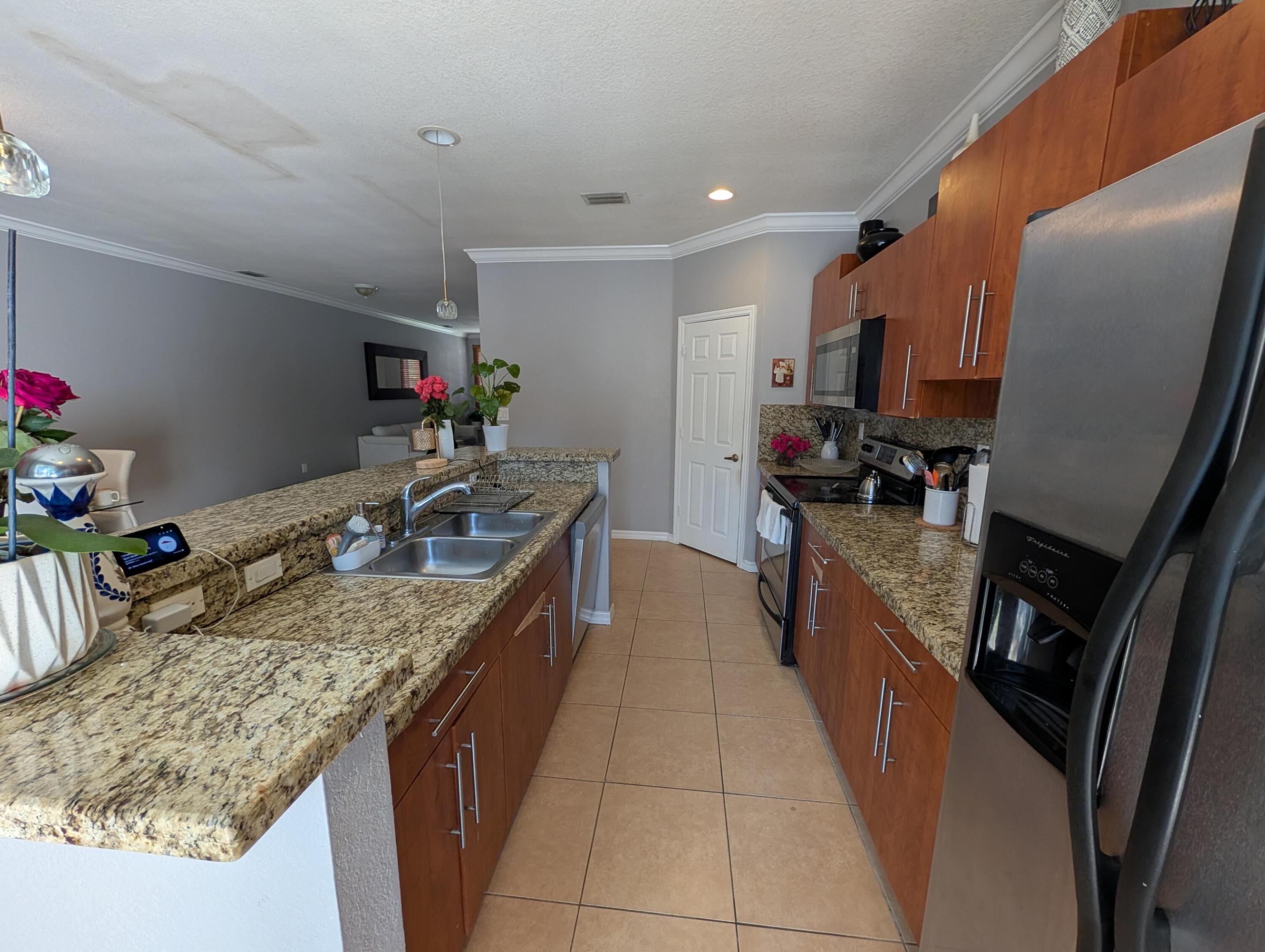 238 SE 2ND, Hallandale Beach FL 33009