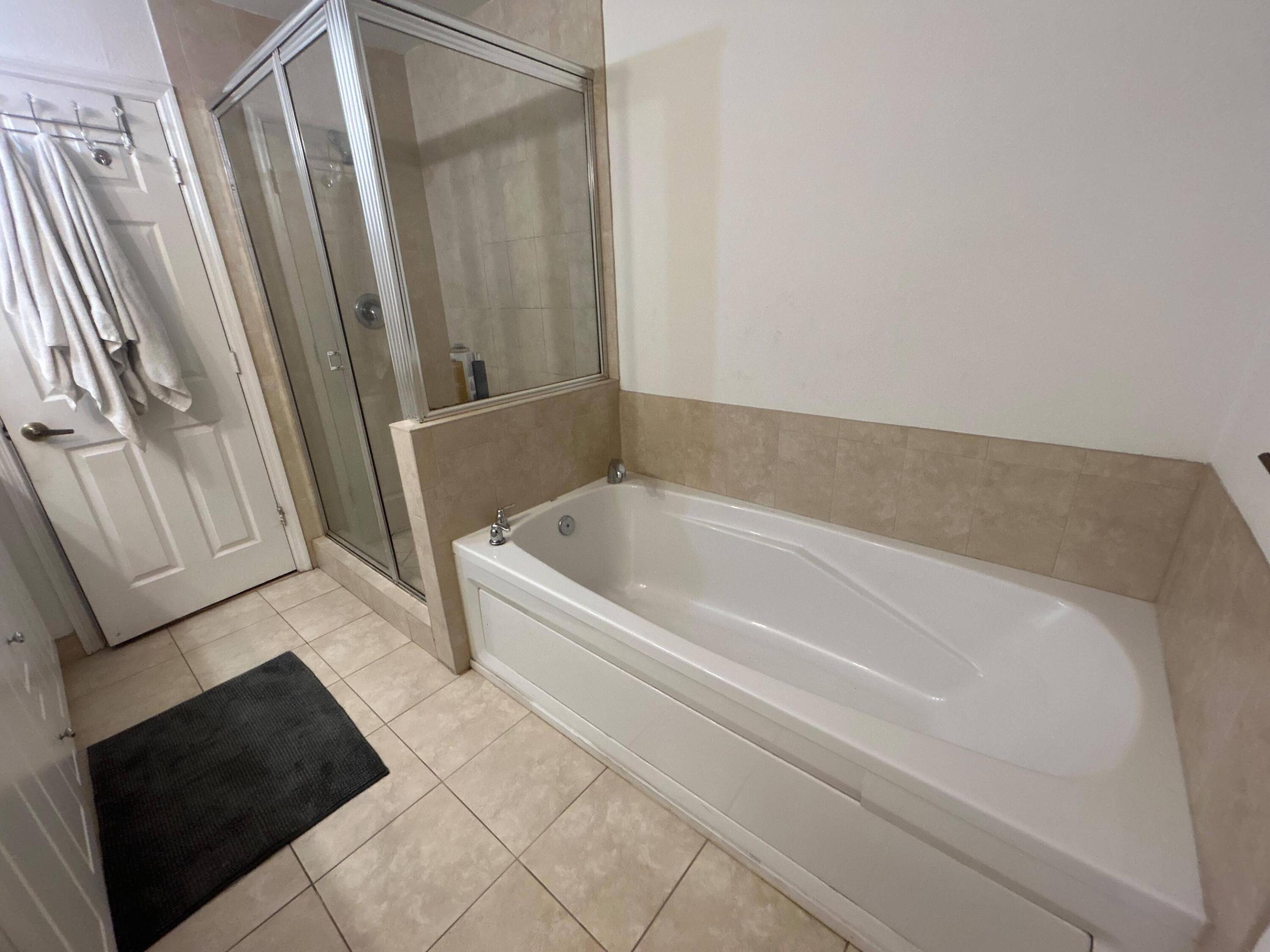 238 SE 2ND, Hallandale Beach FL 33009