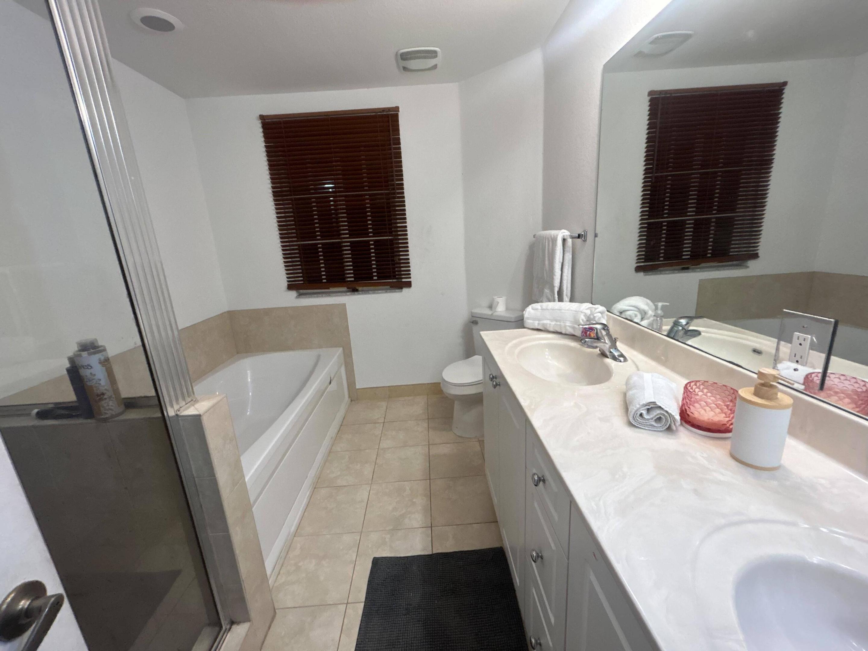 238 SE 2ND, Hallandale Beach FL 33009