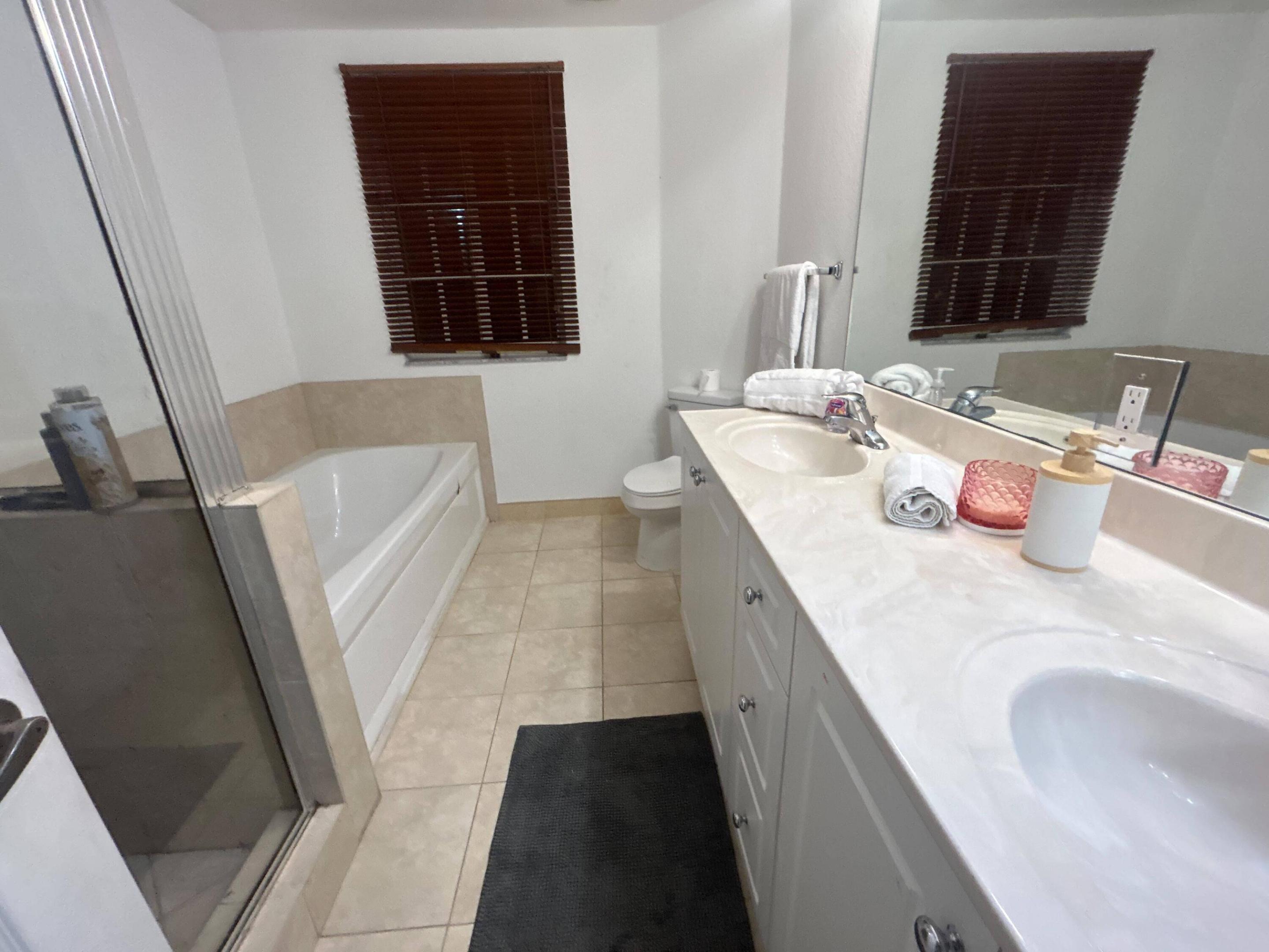 238 SE 2ND, Hallandale Beach FL 33009