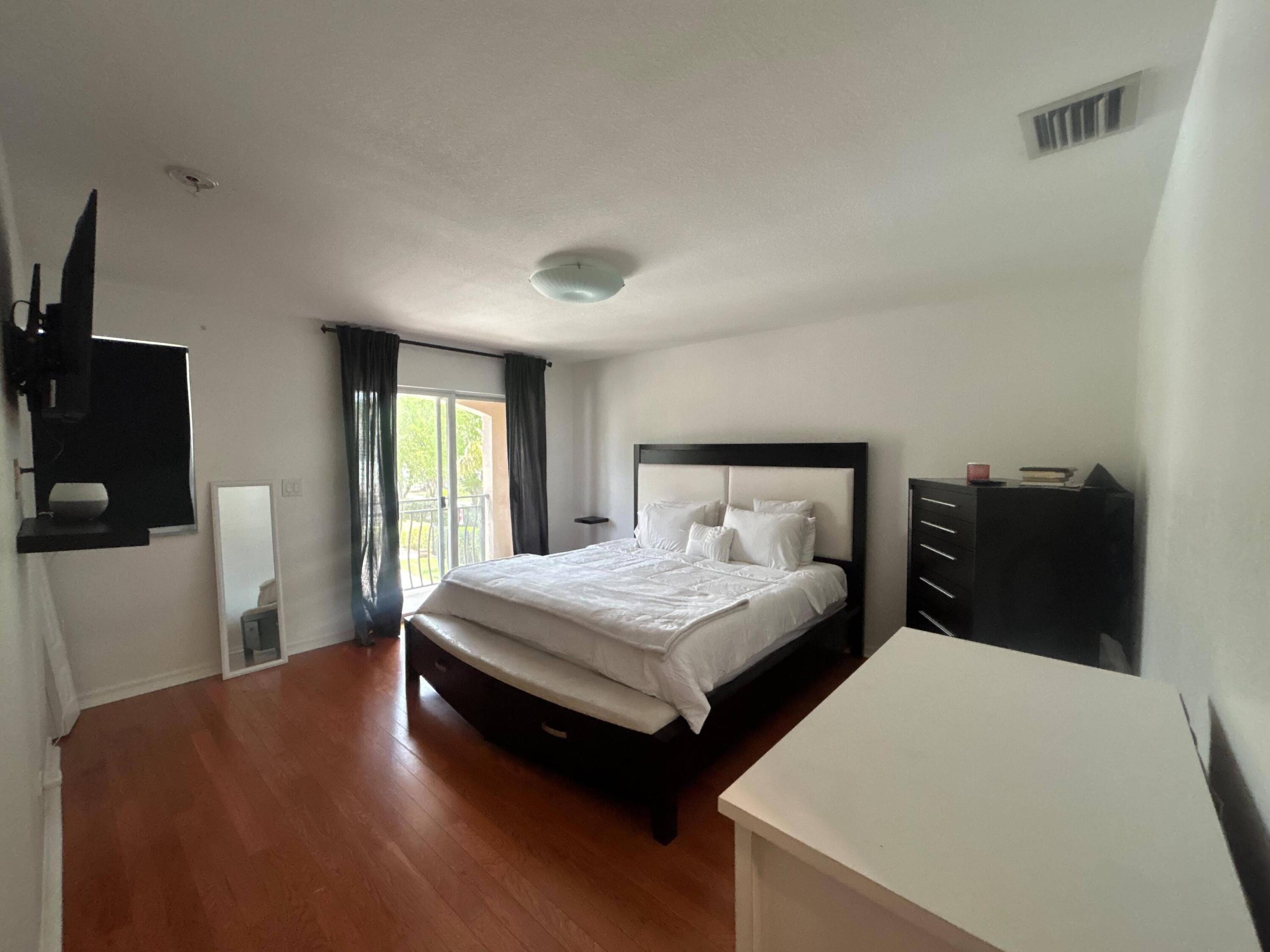238 SE 2ND, Hallandale Beach FL 33009