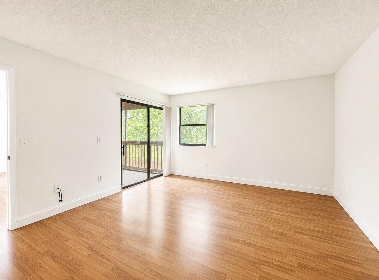 206 Lakeview, Royal Palm Beach FL 33411