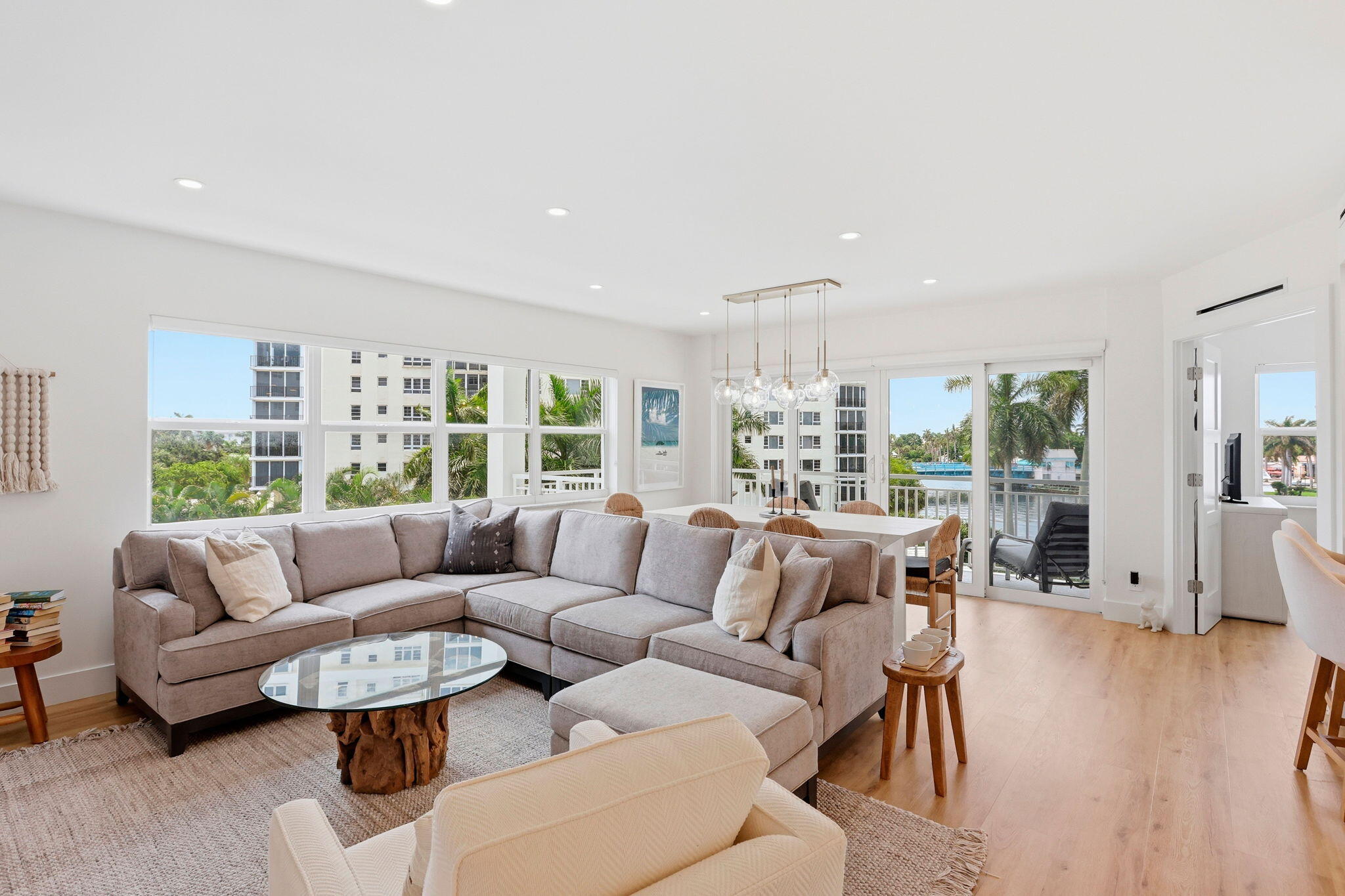 1000 Lowry #4F, Delray Beach FL 33483