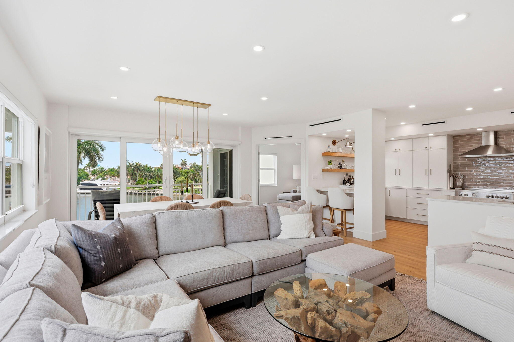 1000 Lowry #4F, Delray Beach FL 33483