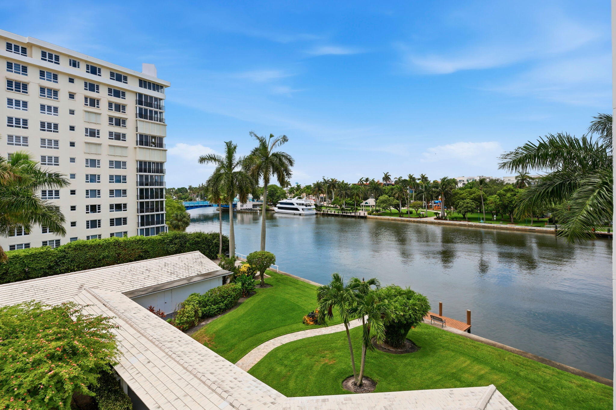 1000 Lowry #4F, Delray Beach FL 33483