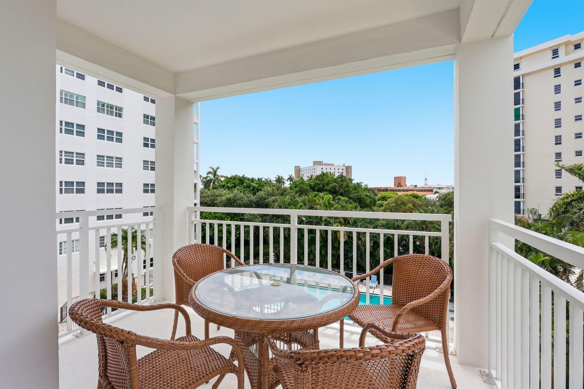 1000 Lowry #4F, Delray Beach FL 33483