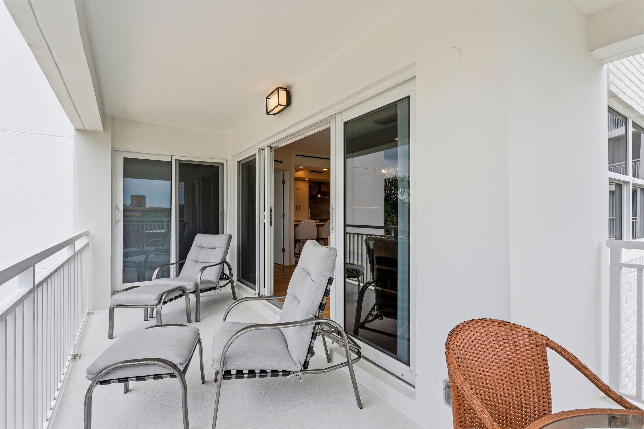 1000 Lowry #4F, Delray Beach FL 33483
