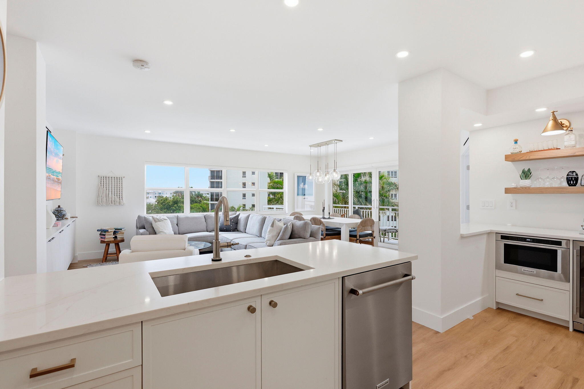 1000 Lowry #4F, Delray Beach FL 33483