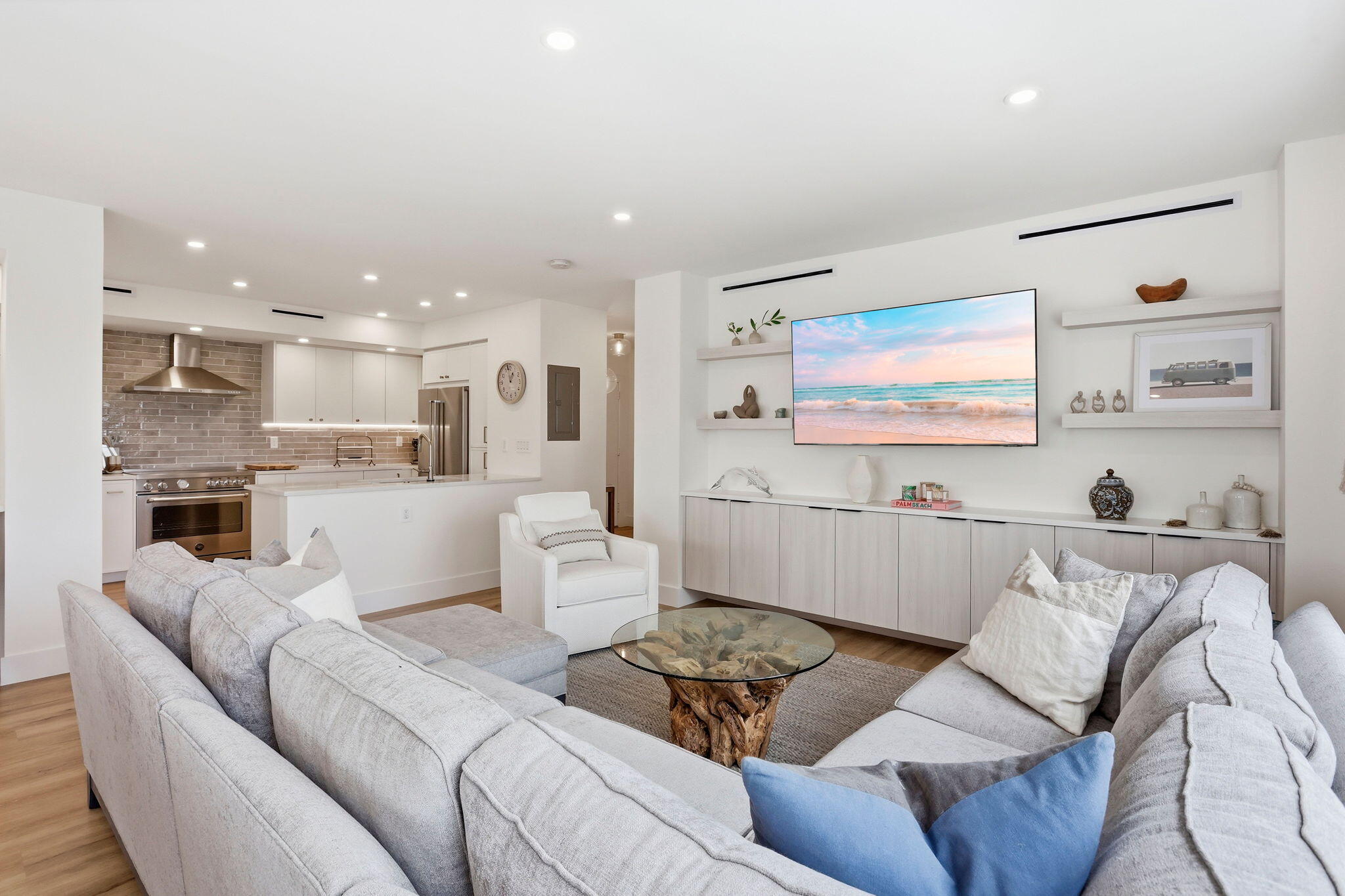 1000 Lowry #4F, Delray Beach FL 33483