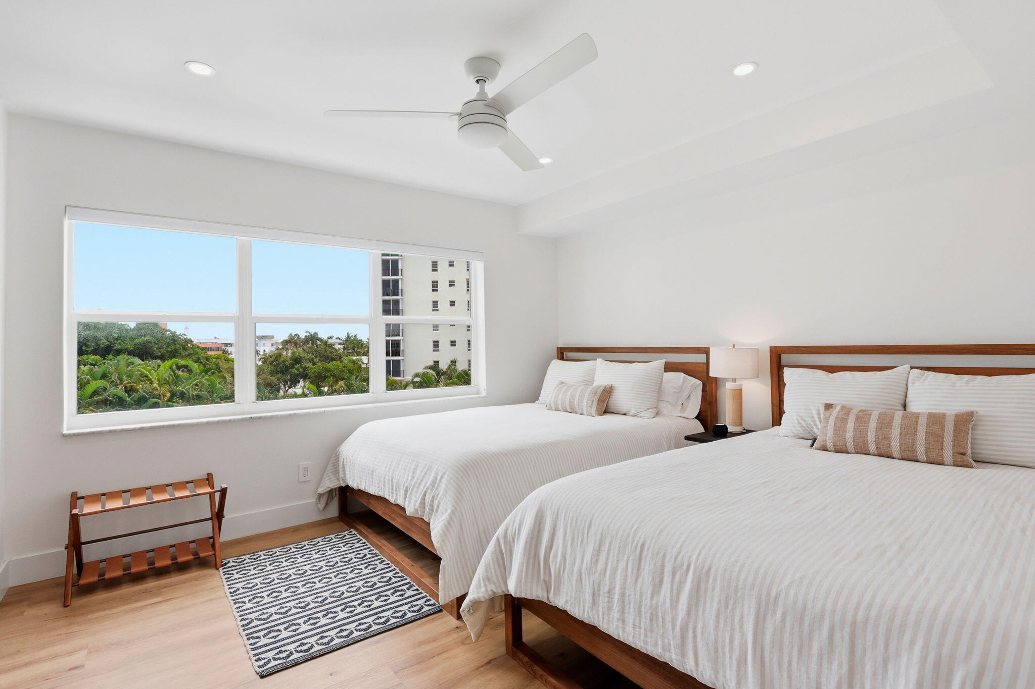 1000 Lowry #4F, Delray Beach FL 33483