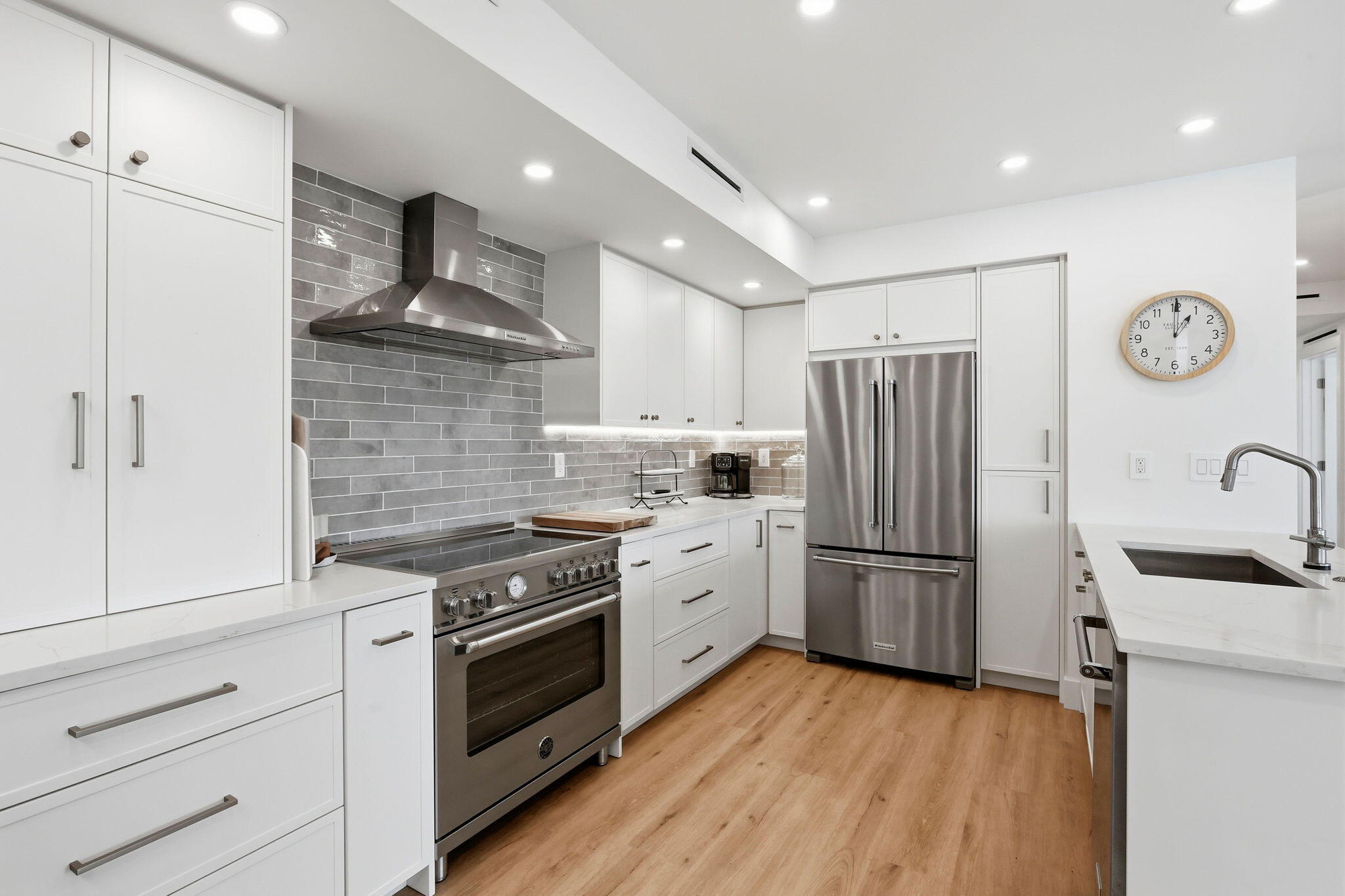 1000 Lowry #4F, Delray Beach FL 33483