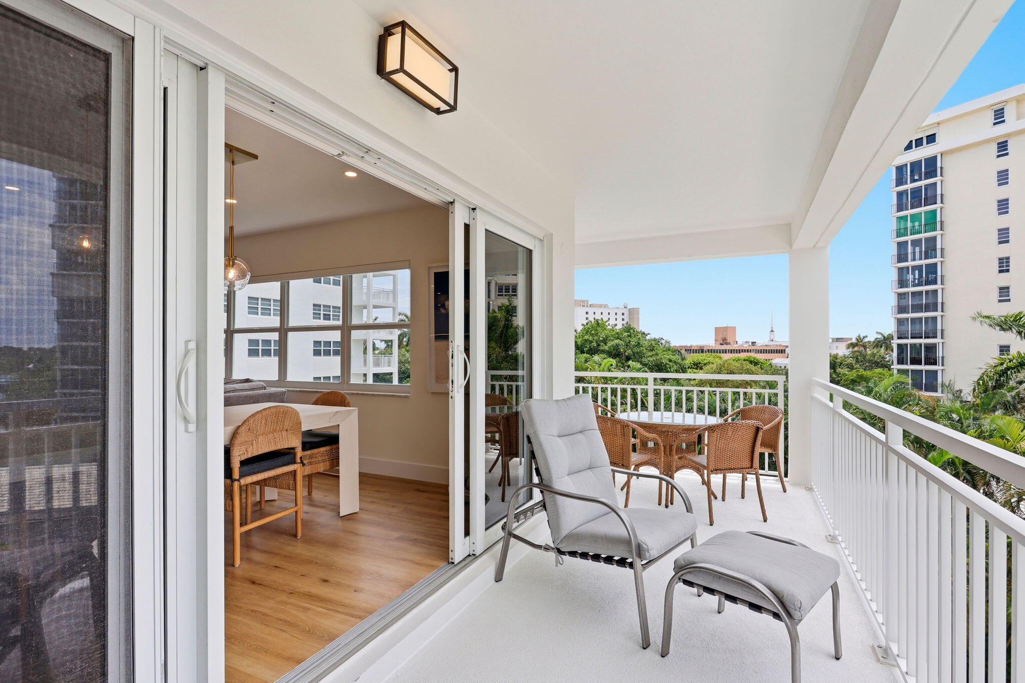 1000 Lowry #4F, Delray Beach FL 33483
