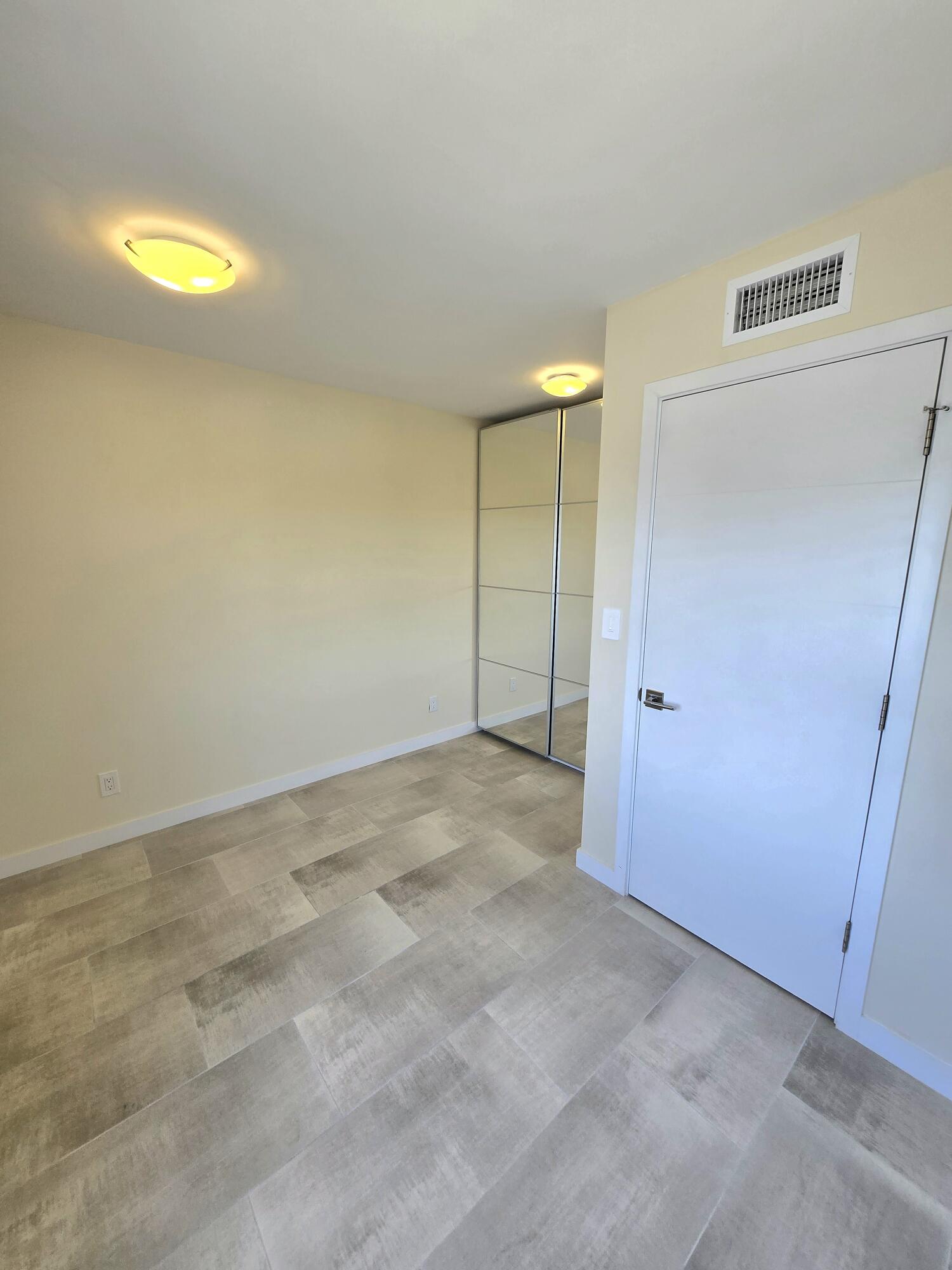 137 GOLDEN ISLES #414, Hallandale Beach FL 33009