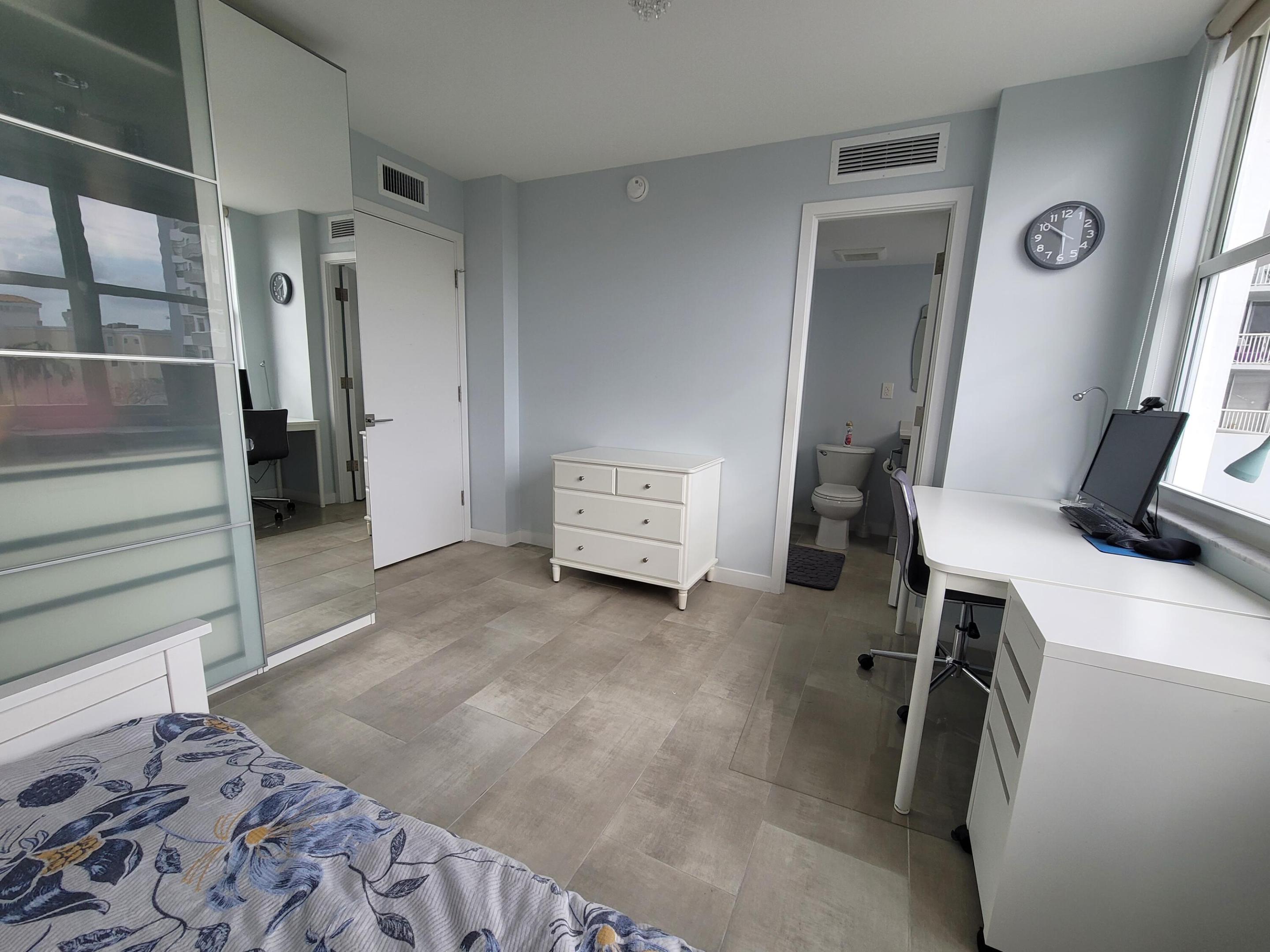 137 GOLDEN ISLES #414, Hallandale Beach FL 33009