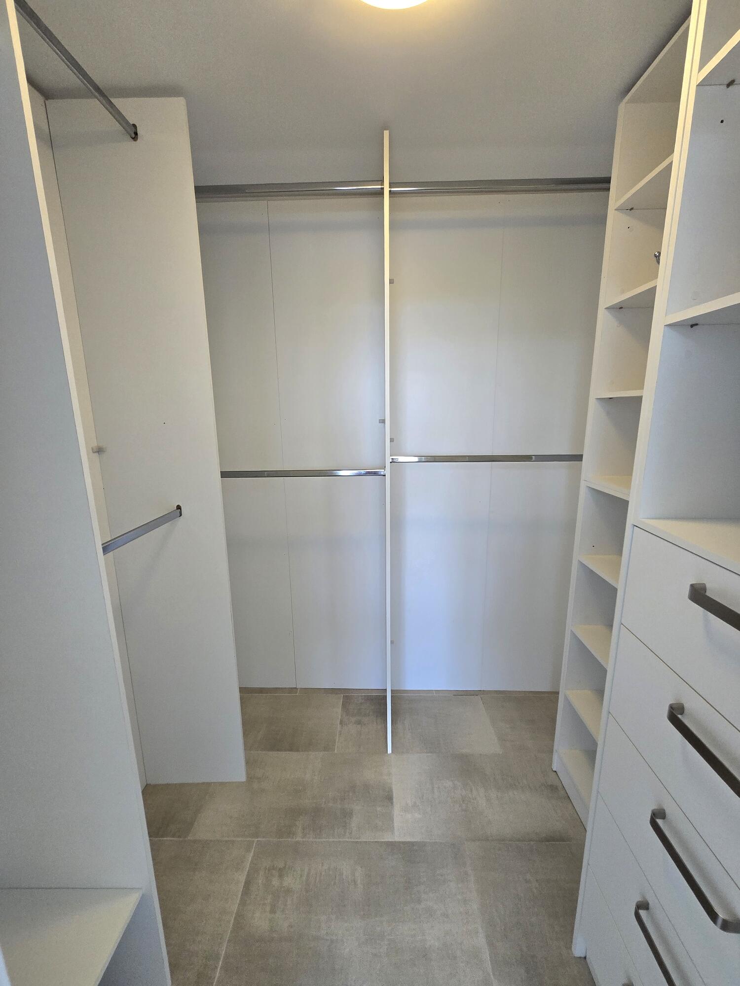 137 GOLDEN ISLES #414, Hallandale Beach FL 33009