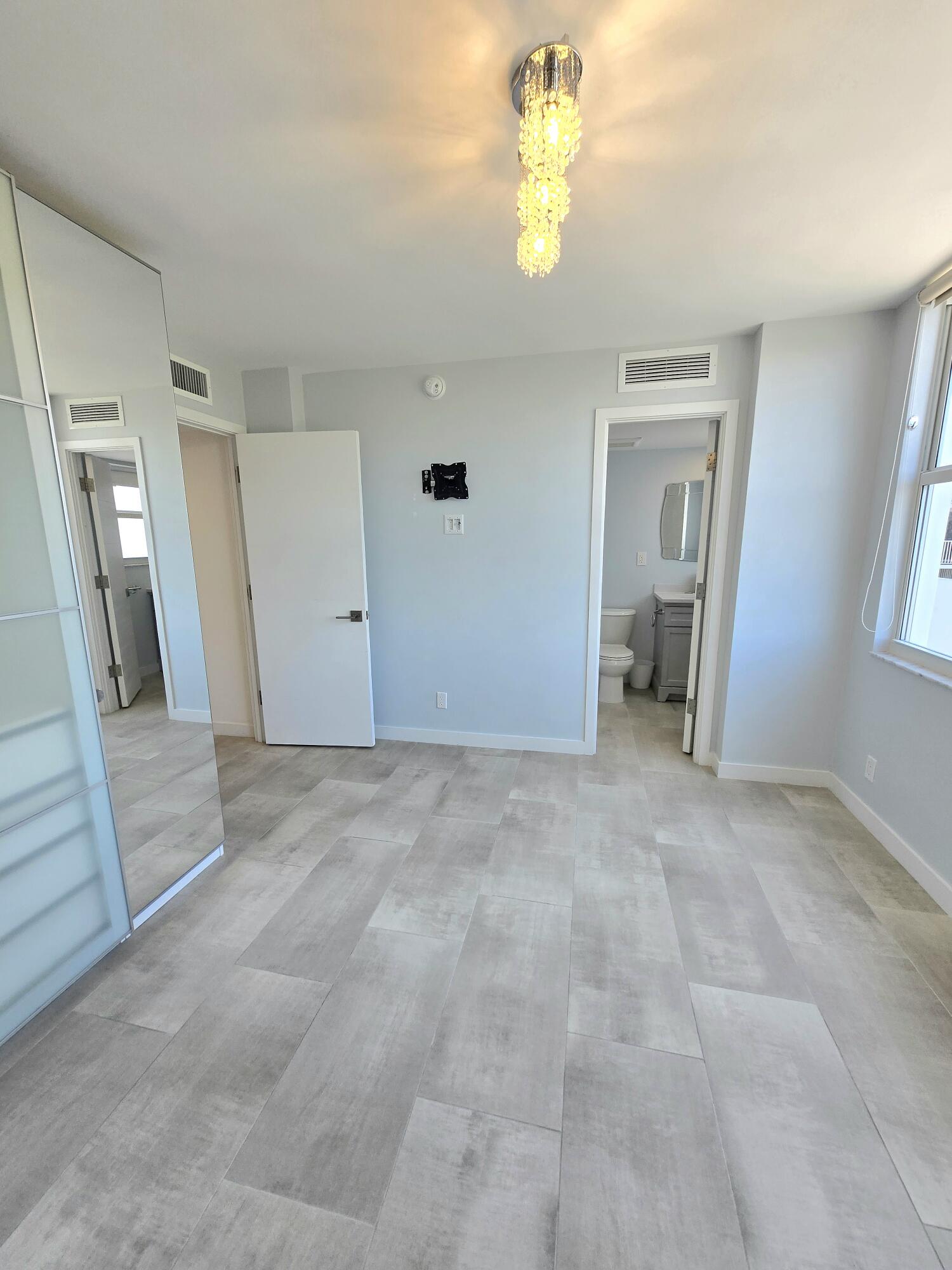 137 GOLDEN ISLES #414, Hallandale Beach FL 33009