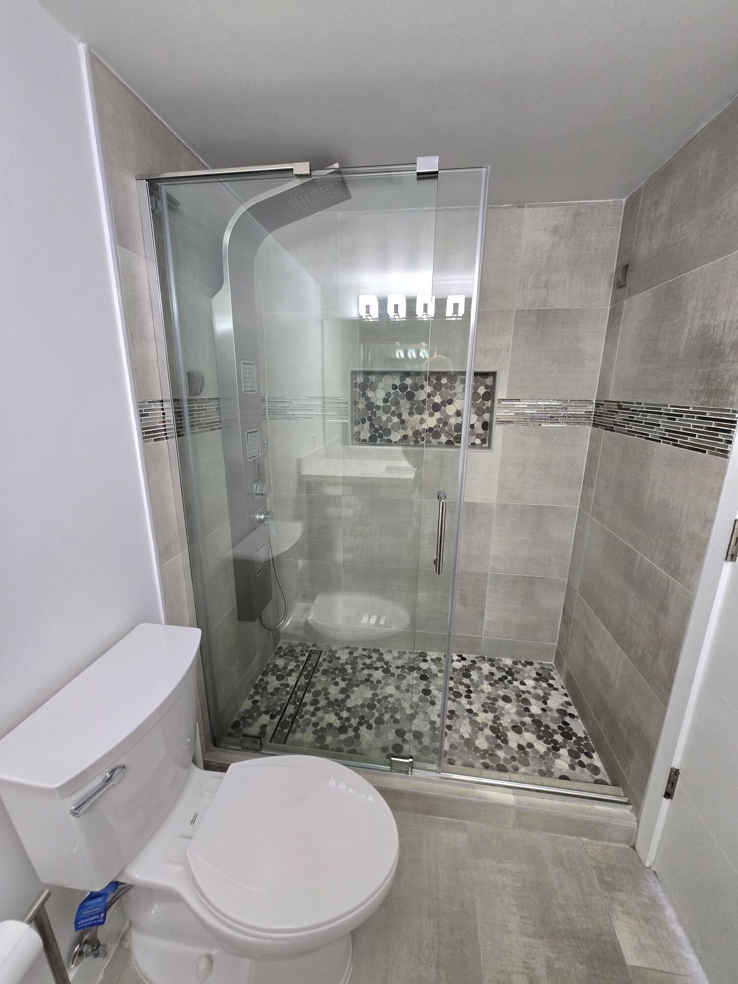 137 GOLDEN ISLES #414, Hallandale Beach FL 33009