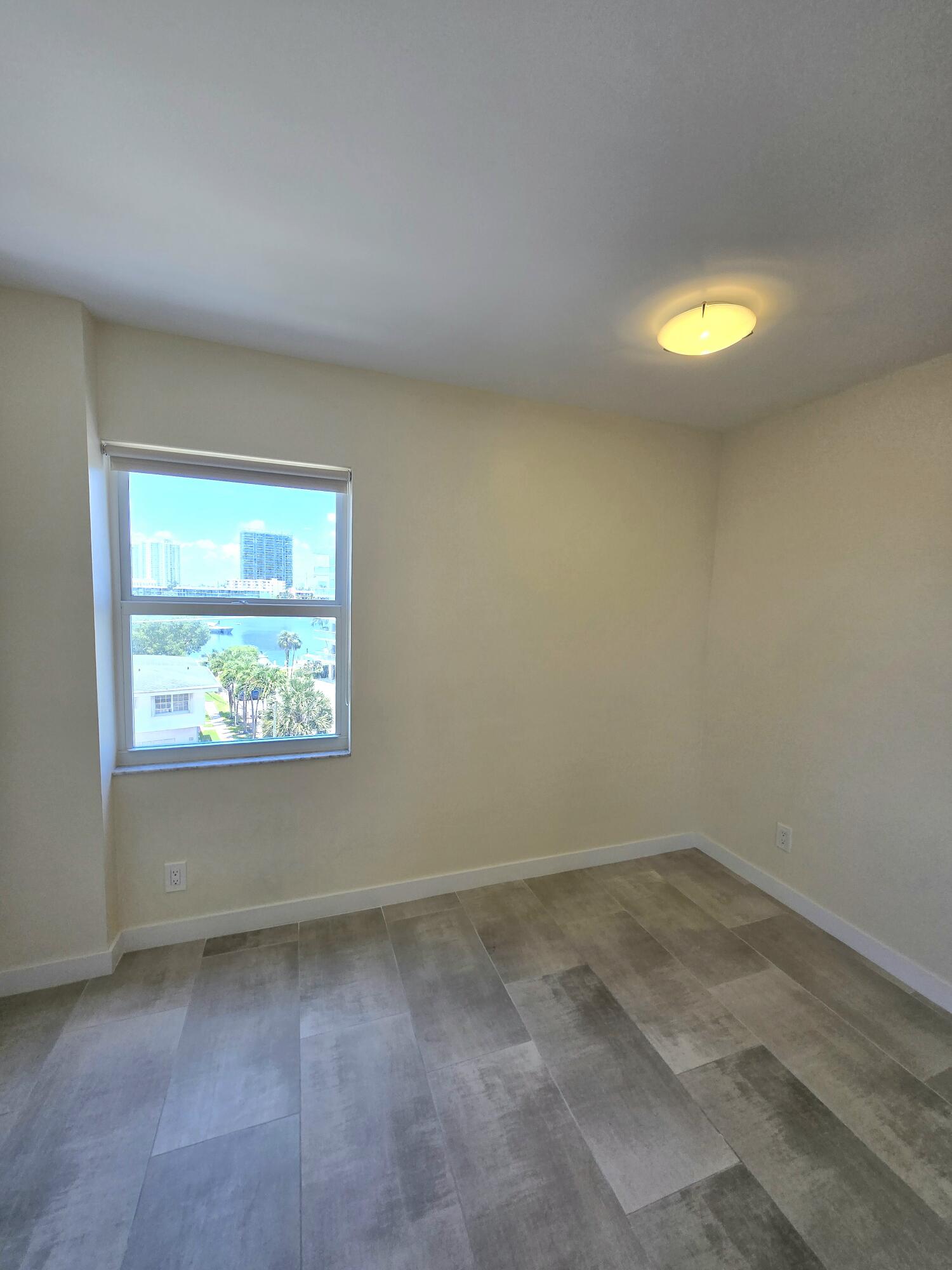 137 GOLDEN ISLES #414, Hallandale Beach FL 33009