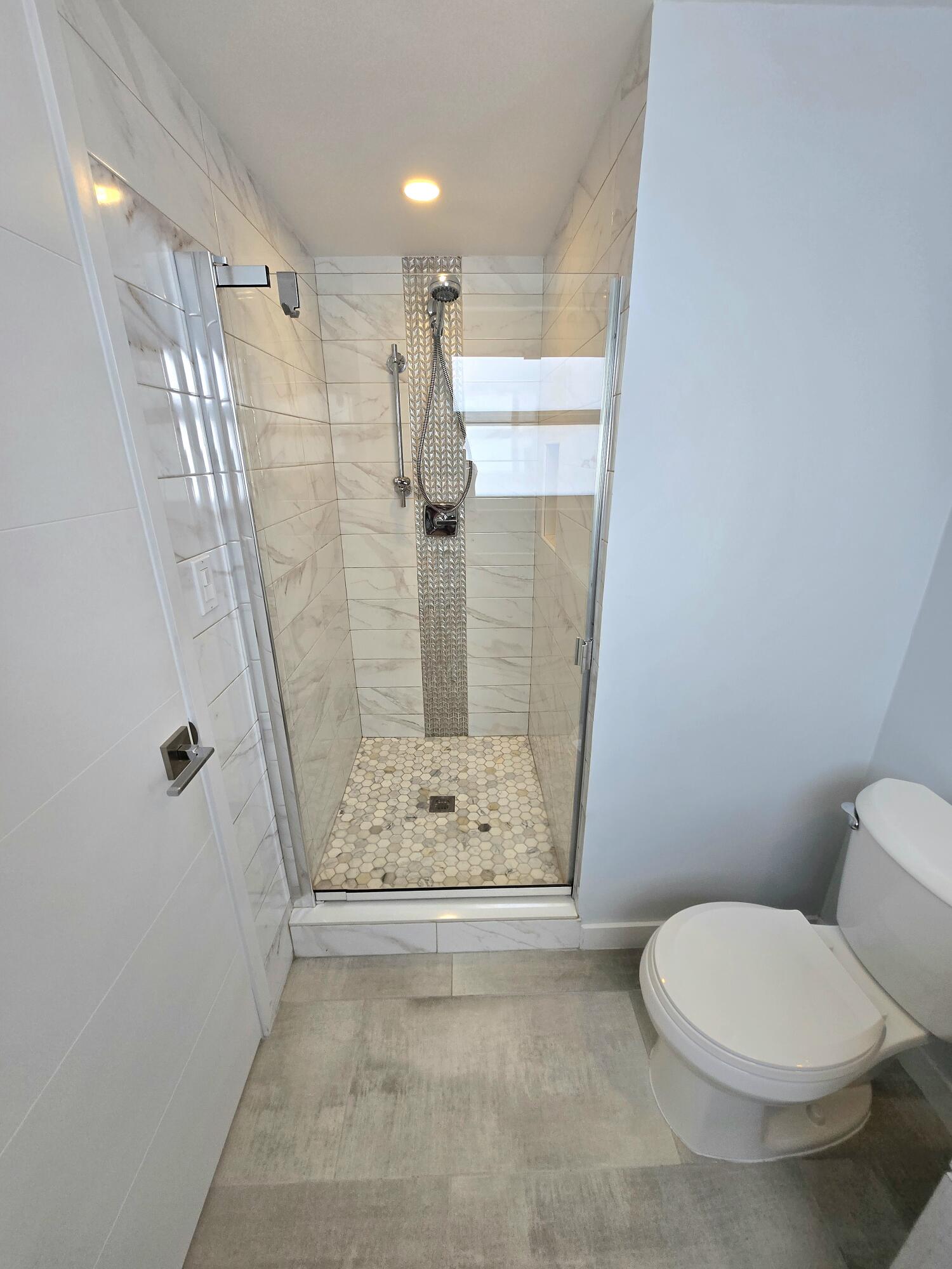 137 GOLDEN ISLES #414, Hallandale Beach FL 33009