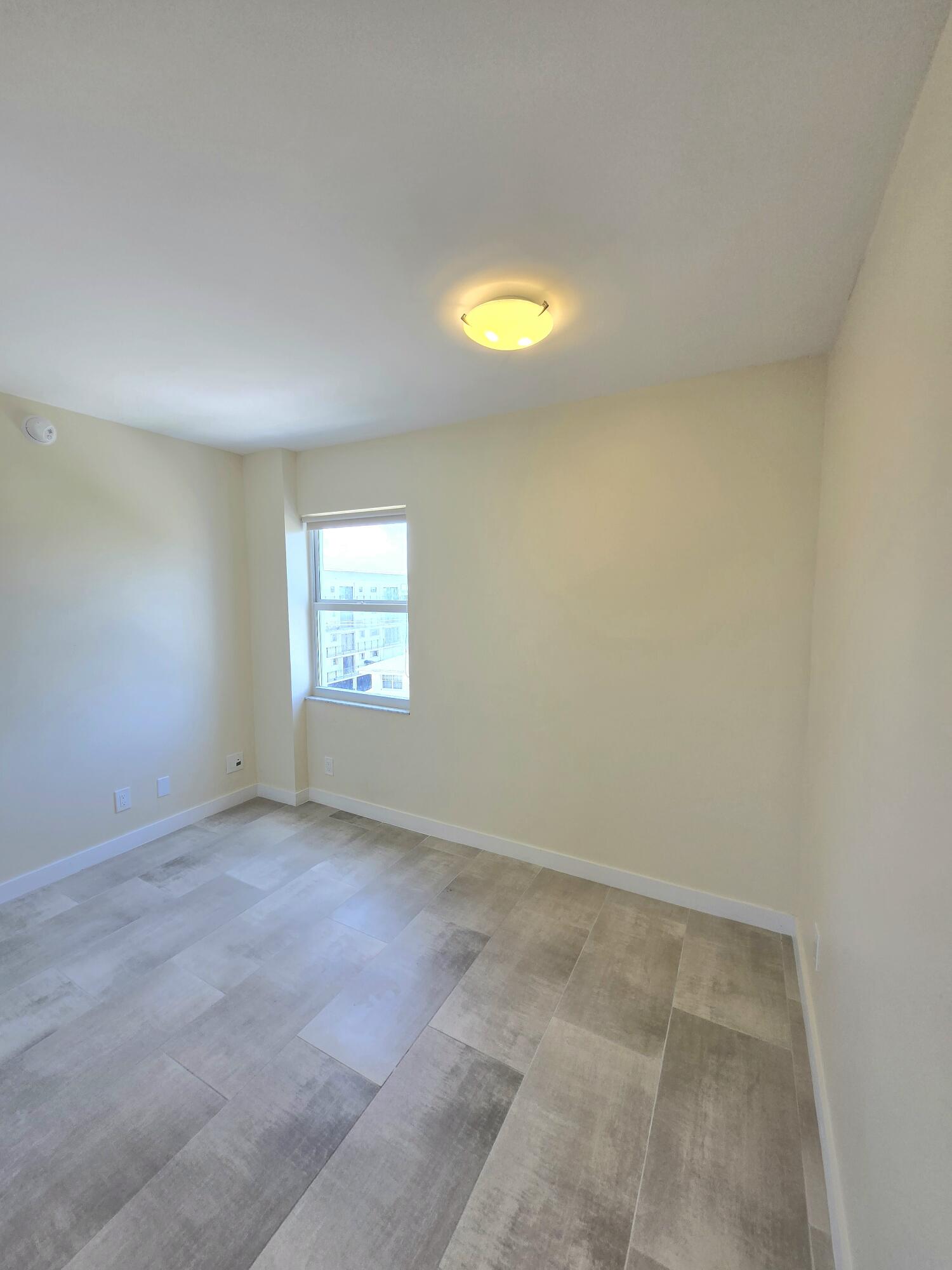 137 GOLDEN ISLES #414, Hallandale Beach FL 33009