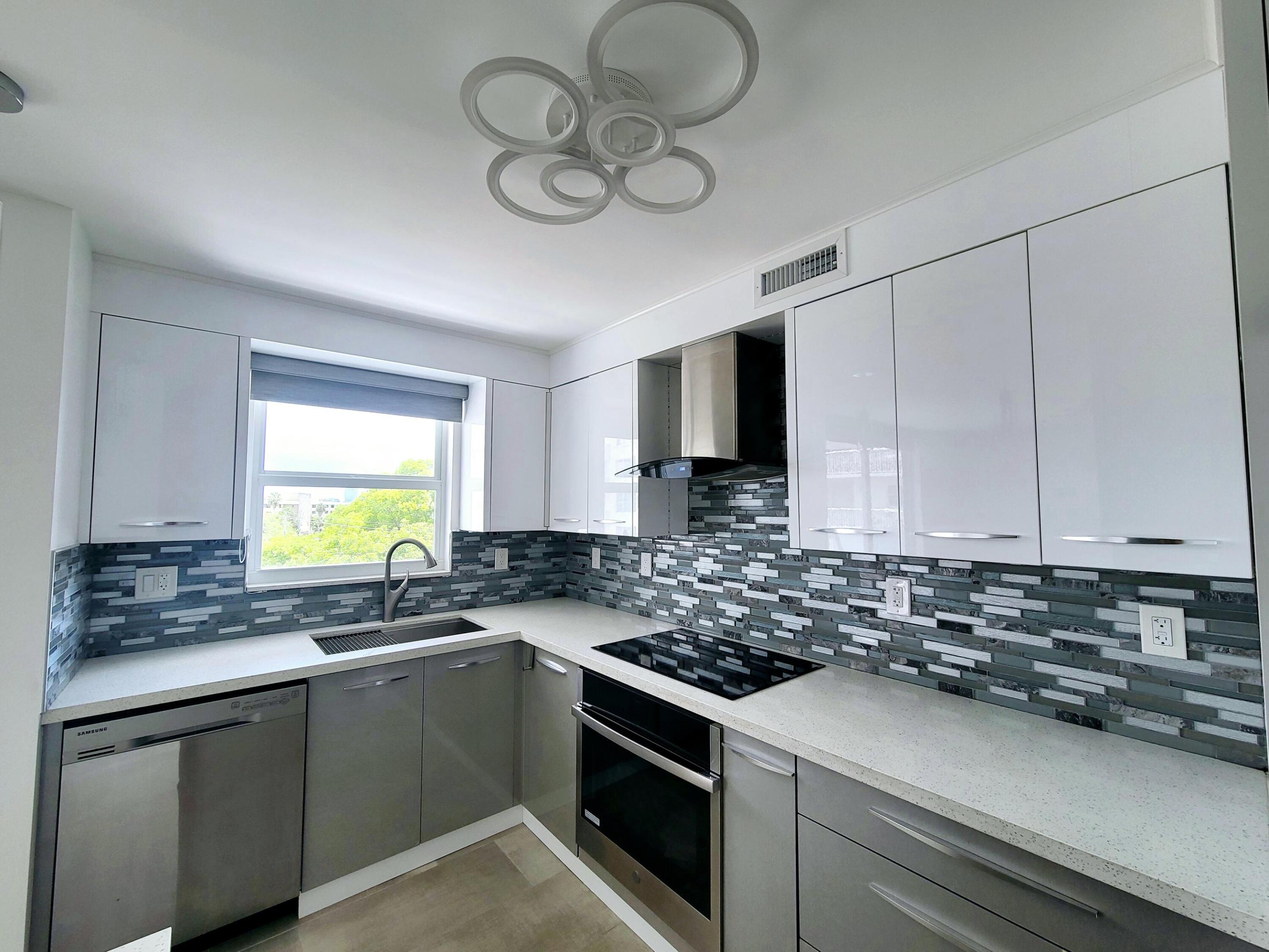 137 GOLDEN ISLES #414, Hallandale Beach FL 33009