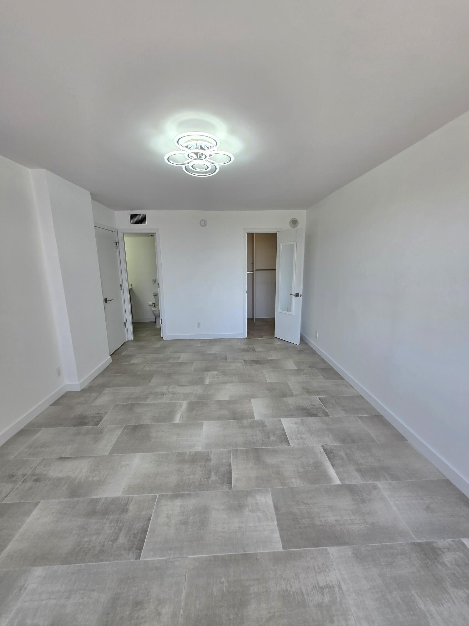 137 GOLDEN ISLES #414, Hallandale Beach FL 33009