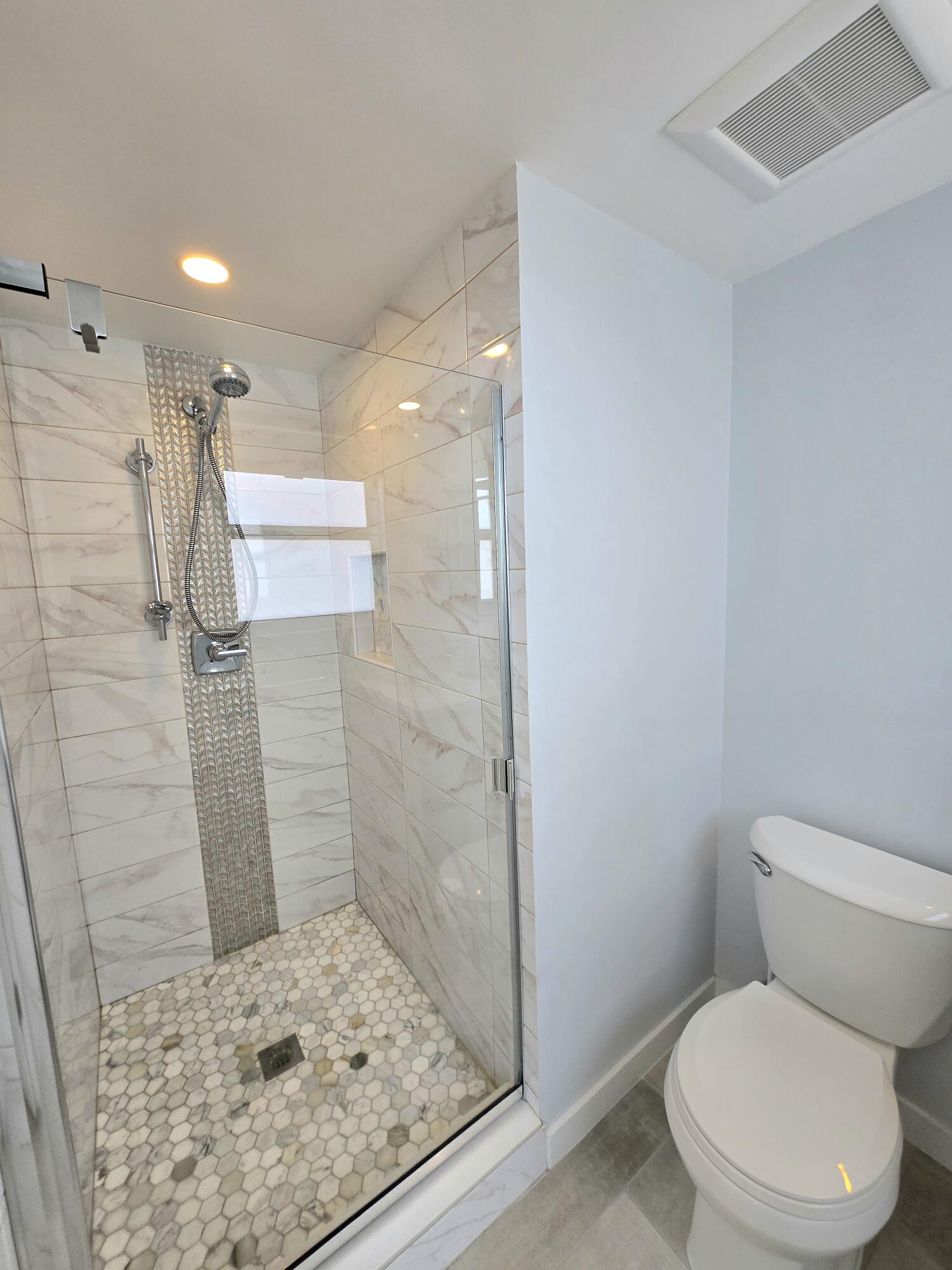137 GOLDEN ISLES #414, Hallandale Beach FL 33009