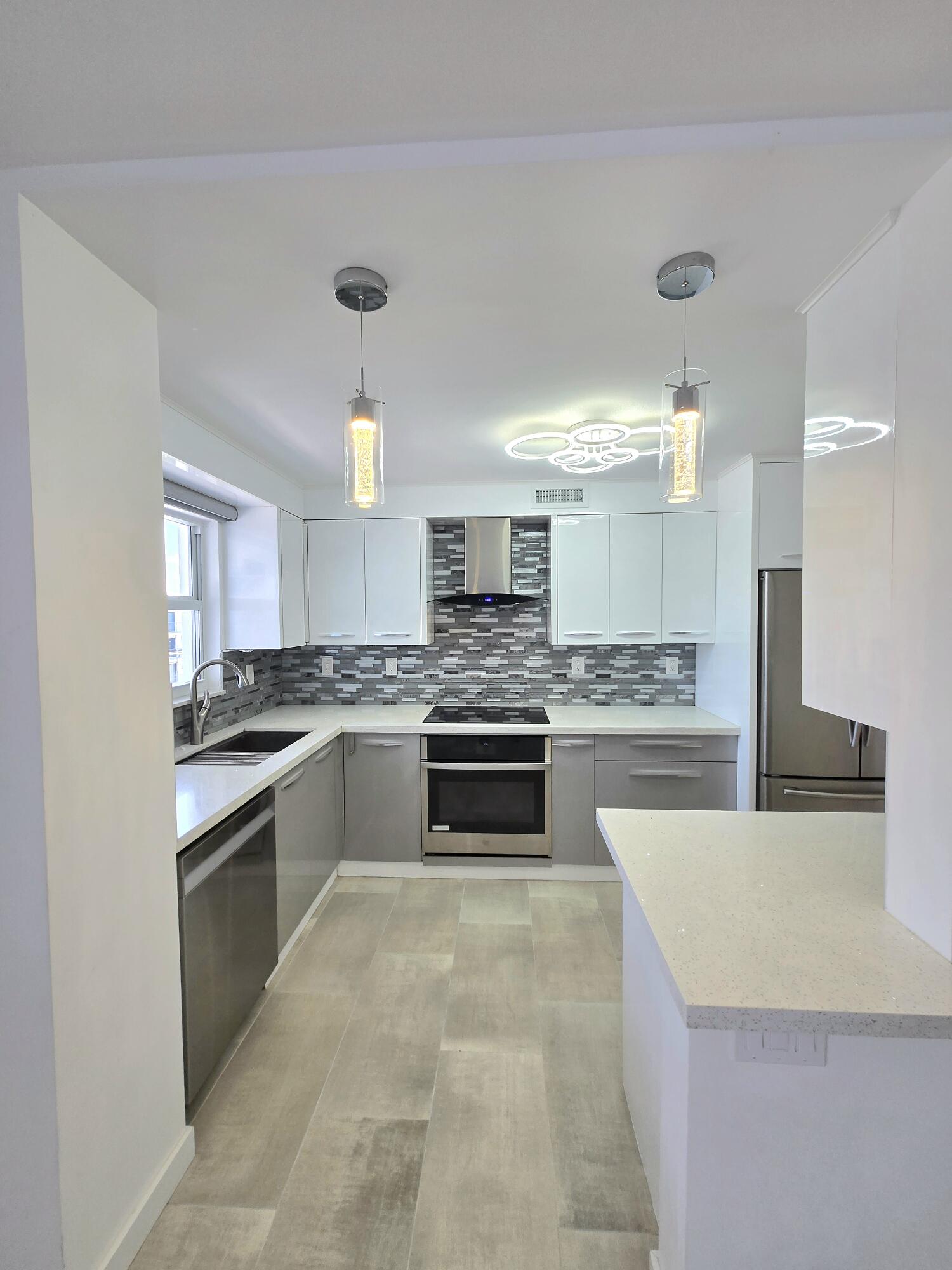 137 GOLDEN ISLES #414, Hallandale Beach FL 33009