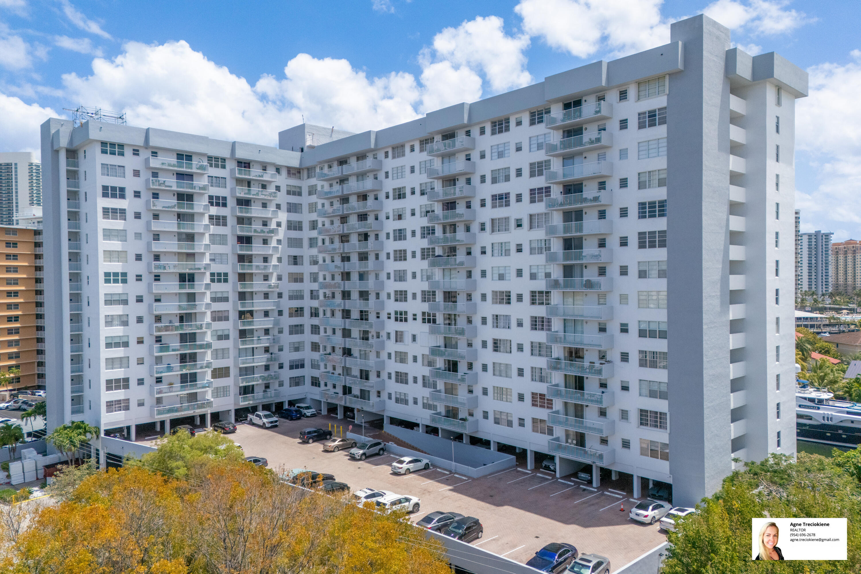 137 GOLDEN ISLES #414, Hallandale Beach FL 33009