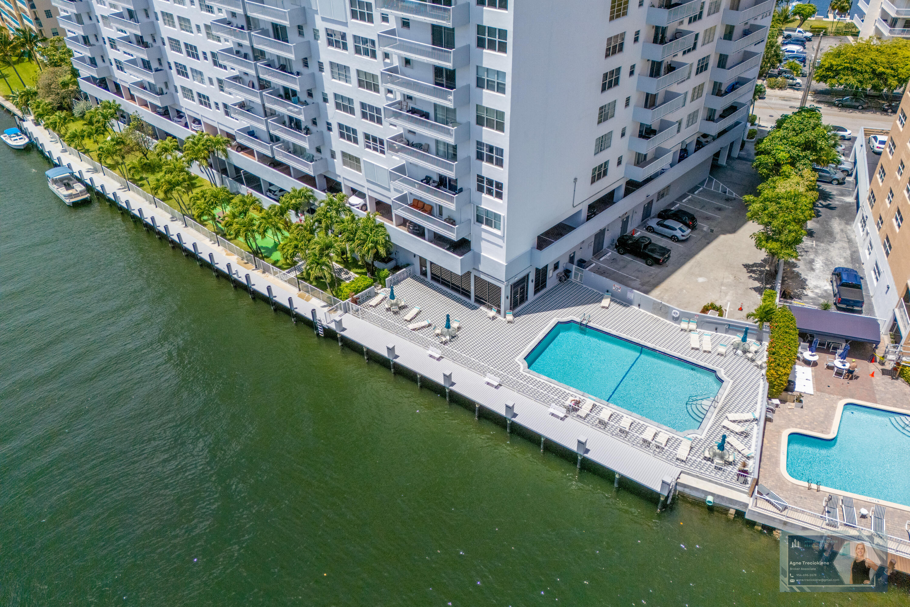 137 GOLDEN ISLES #414, Hallandale Beach FL 33009