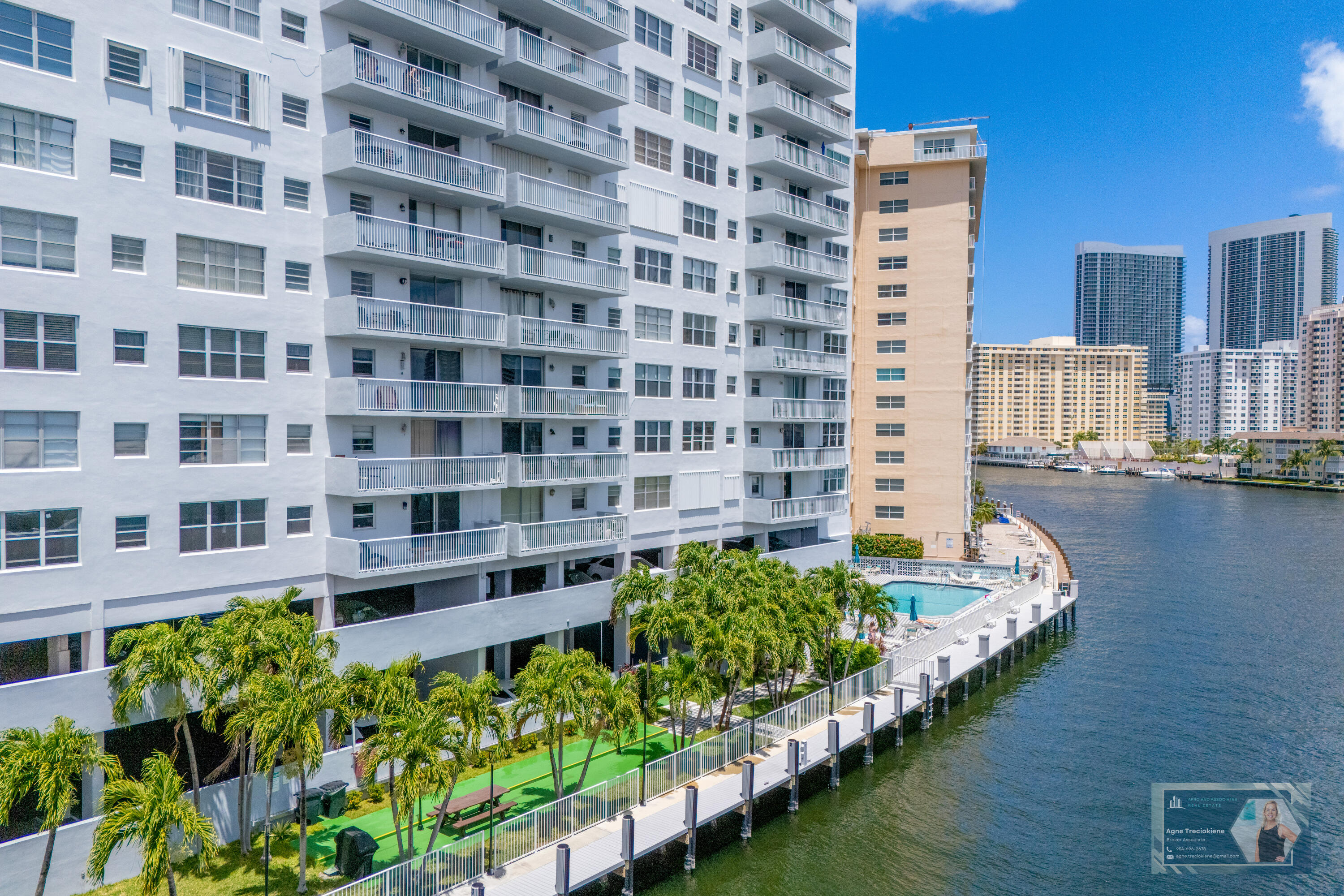 137 GOLDEN ISLES #414, Hallandale Beach FL 33009