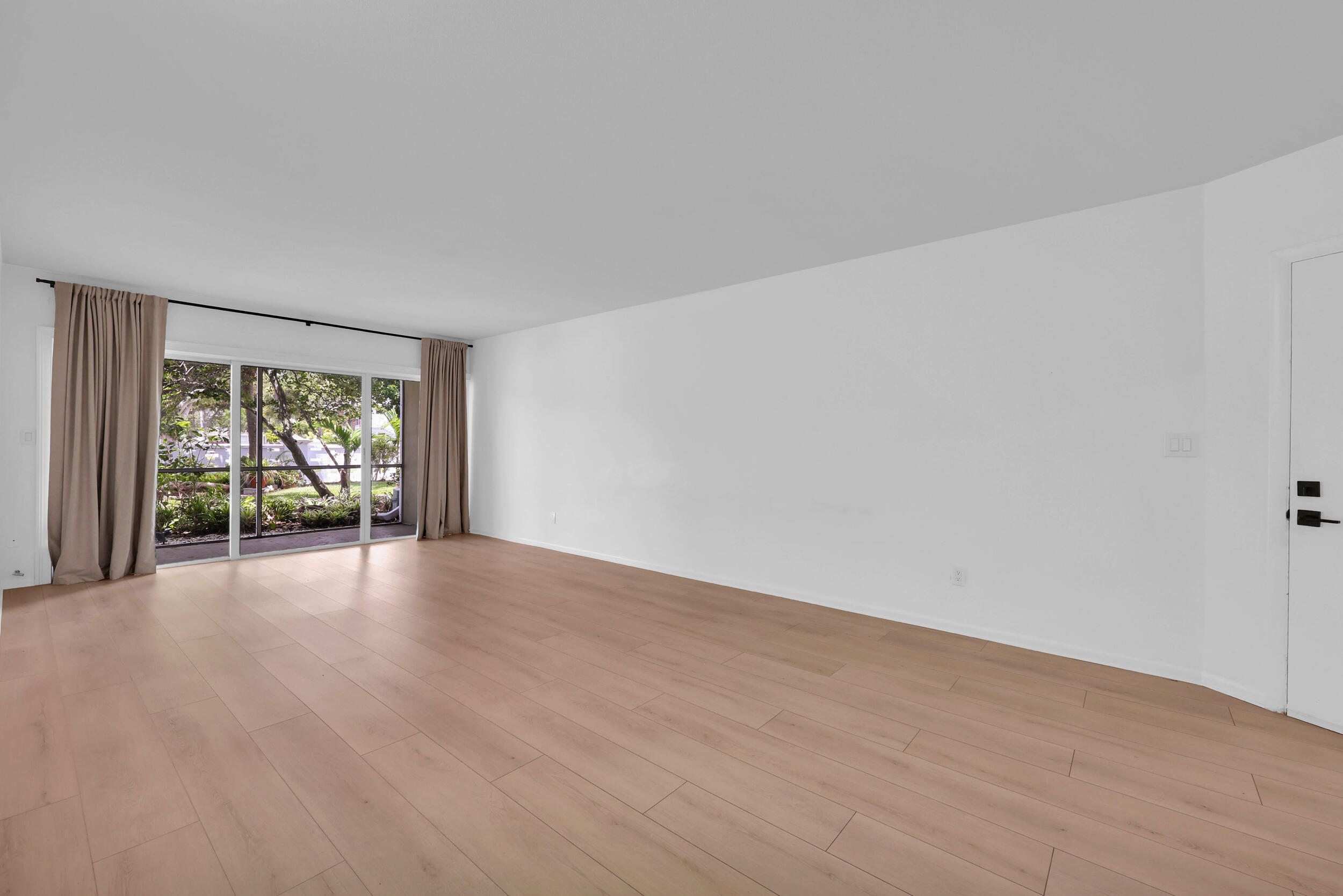 91 Willow #104, Tequesta FL 33469