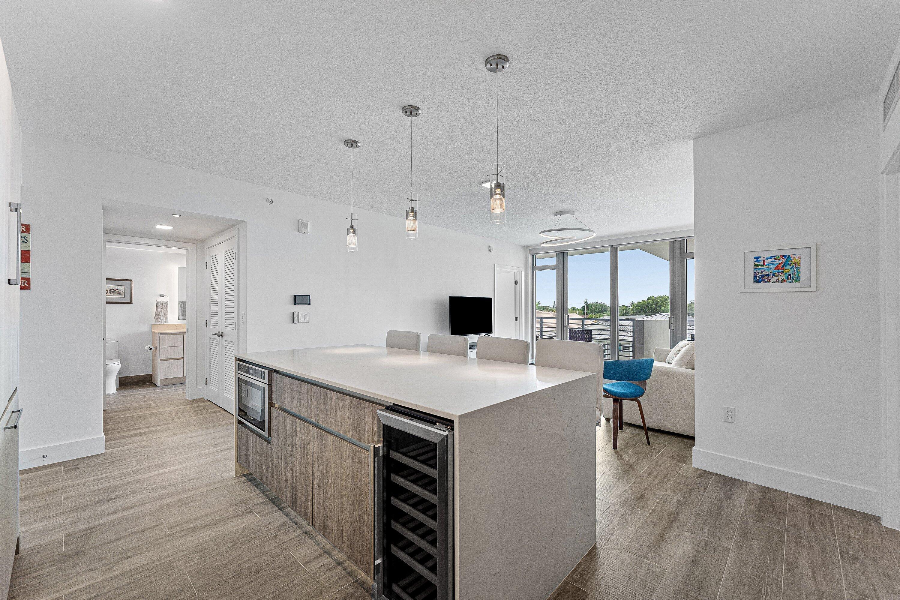 111 SE 1ST #406, Delray Beach FL 33444