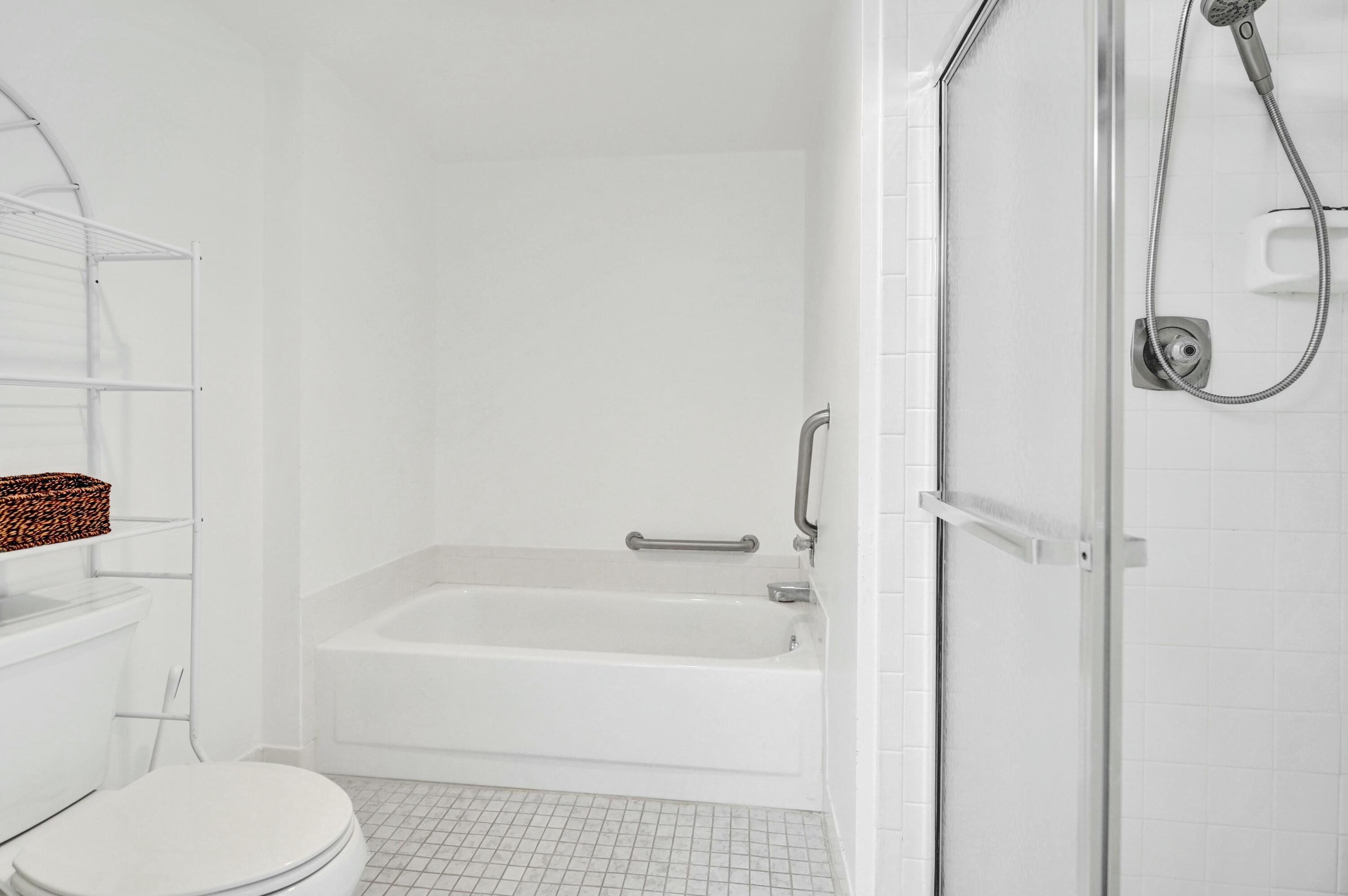 19 STRATFORD #Unit F, Boynton Beach FL 33436