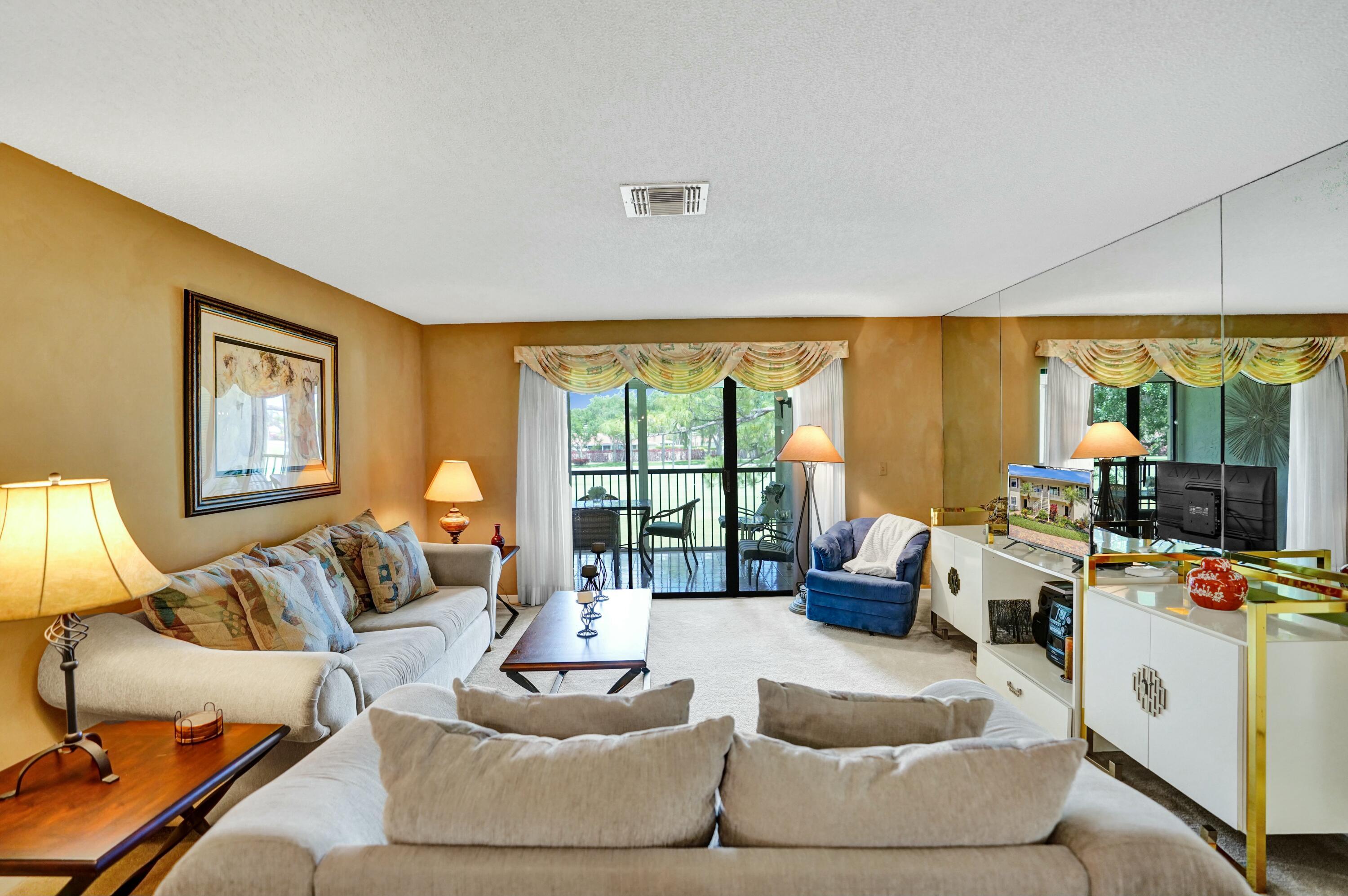 19 STRATFORD #Unit F, Boynton Beach FL 33436