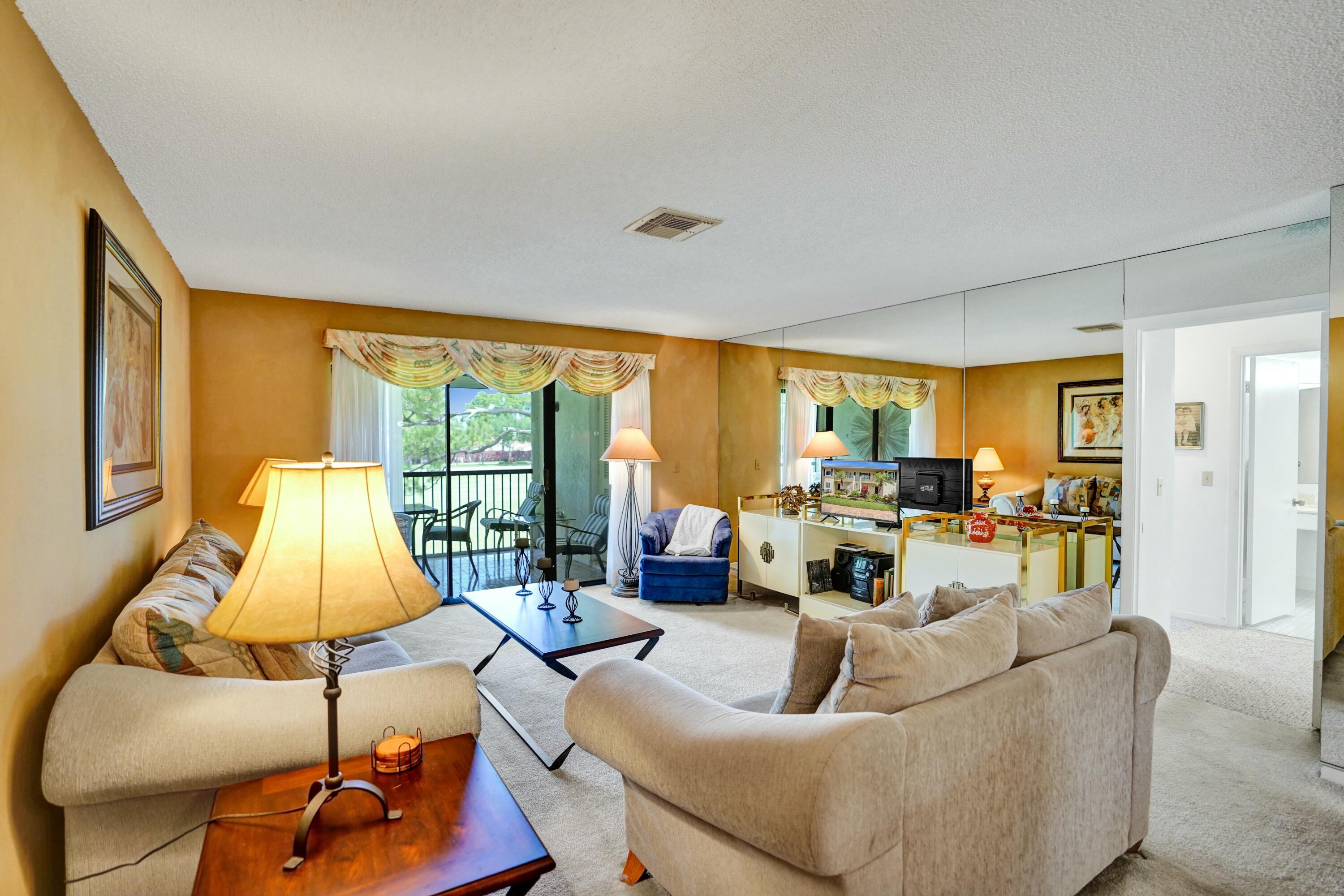 19 STRATFORD #Unit F, Boynton Beach FL 33436