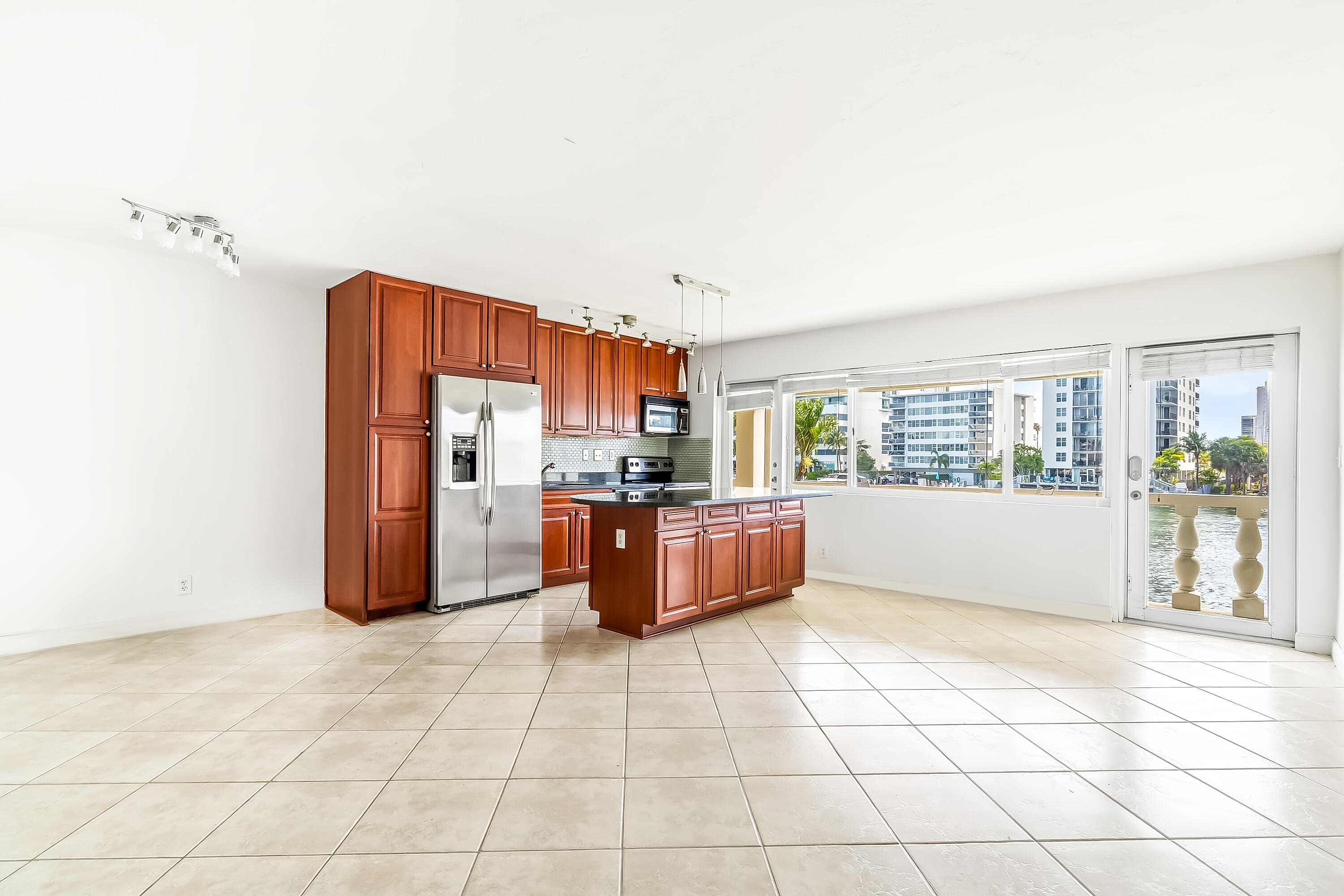 2895 NE 32ND #207, Fort Lauderdale FL 33306