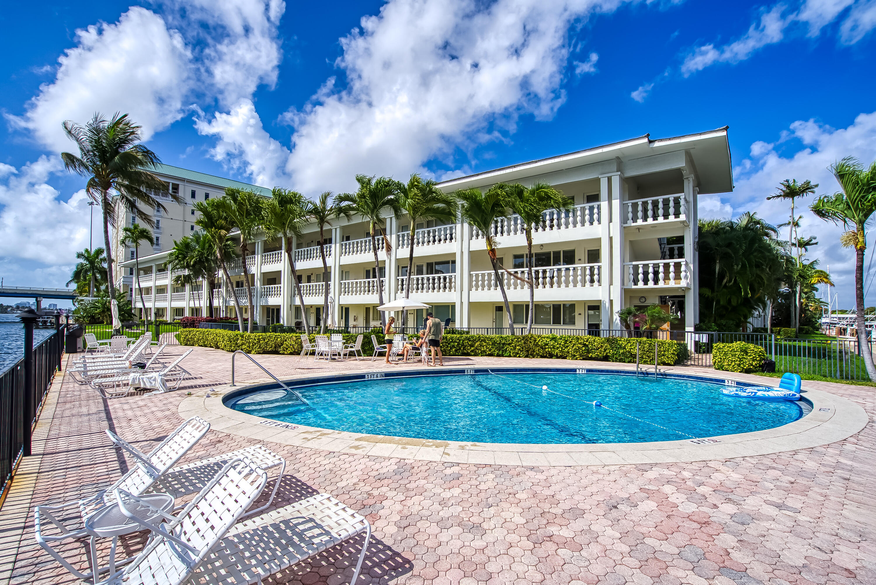 2895 NE 32ND #207, Fort Lauderdale FL 33306