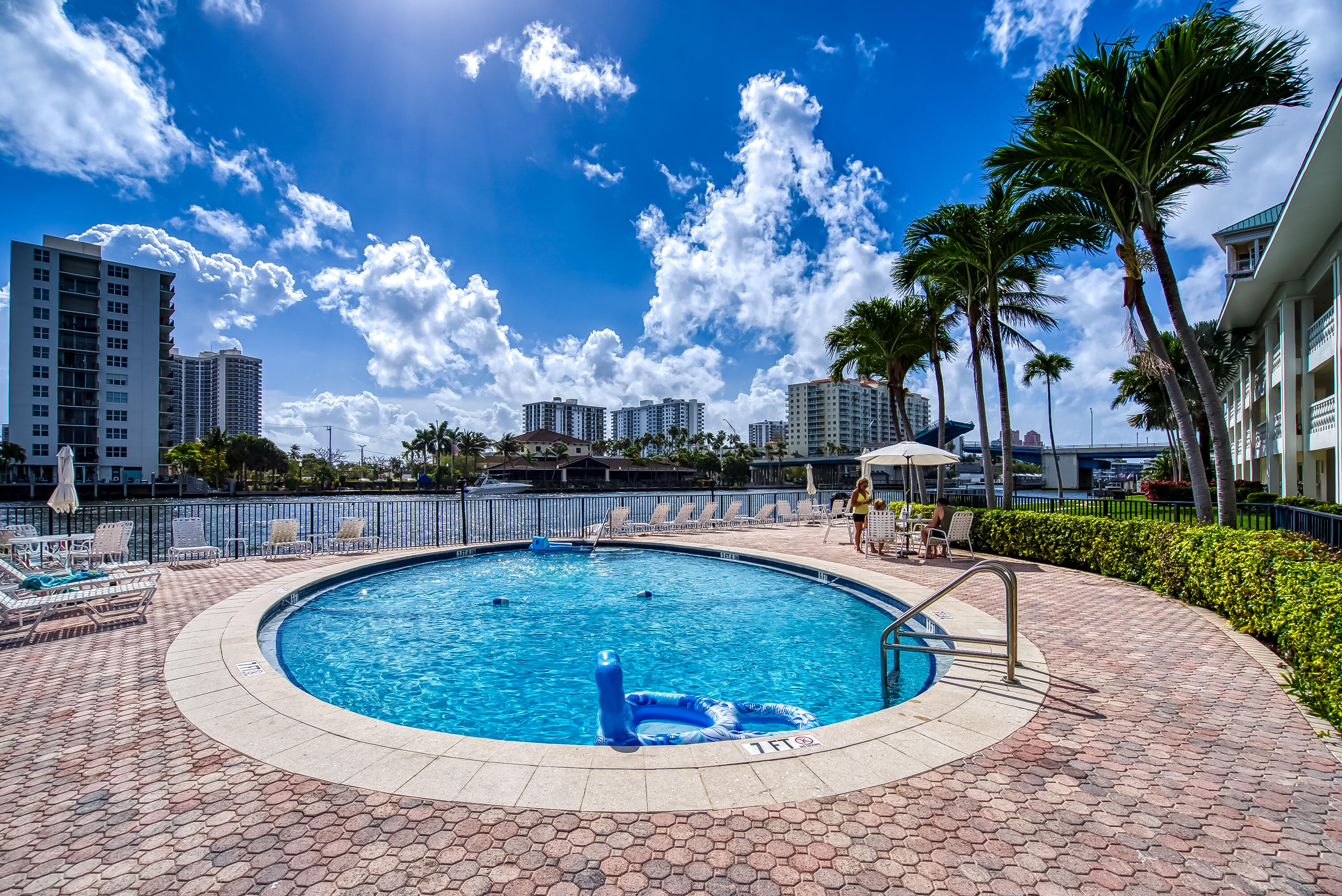 2895 NE 32ND #207, Fort Lauderdale FL 33306