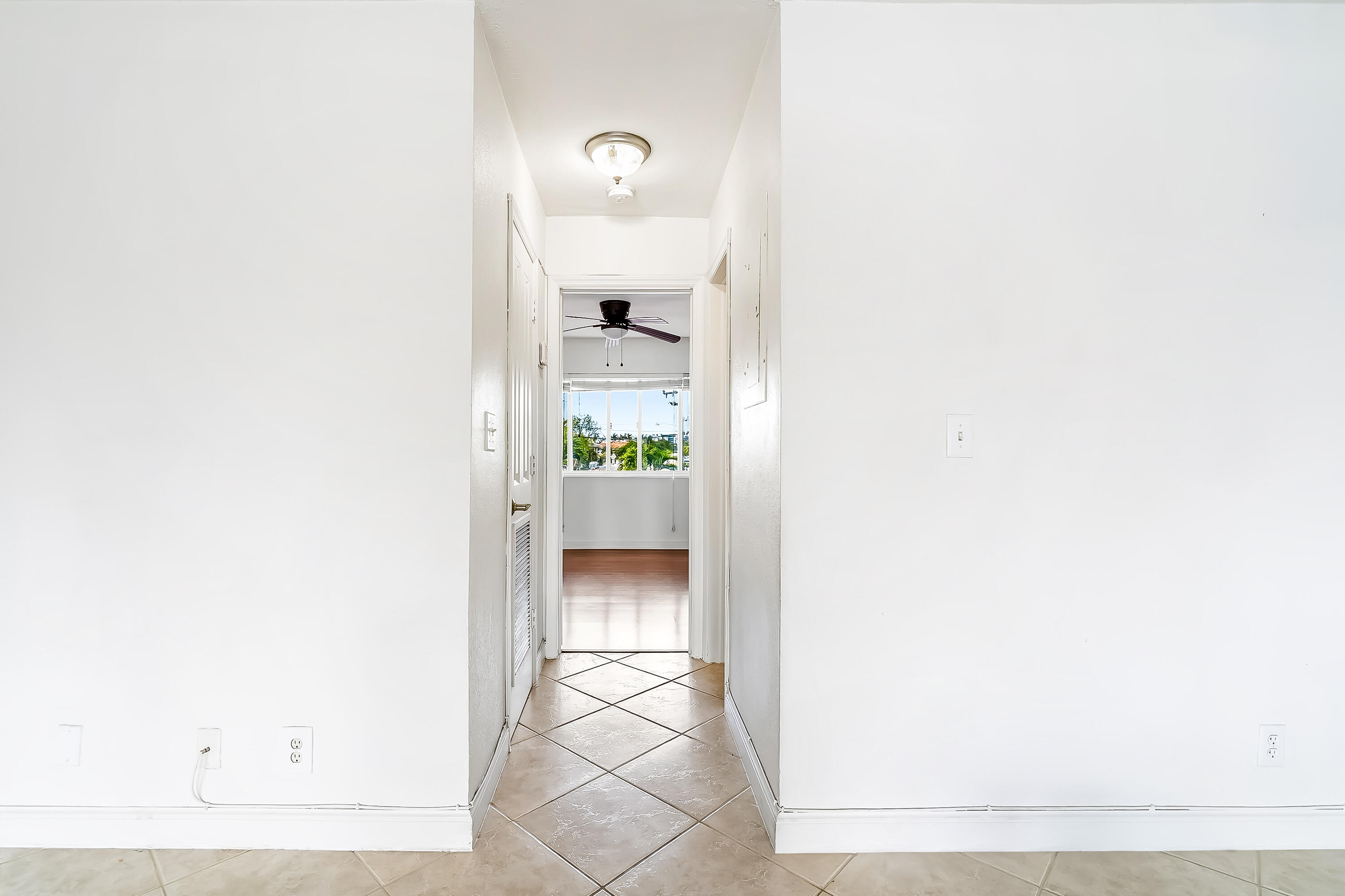 2895 NE 32ND #207, Fort Lauderdale FL 33306